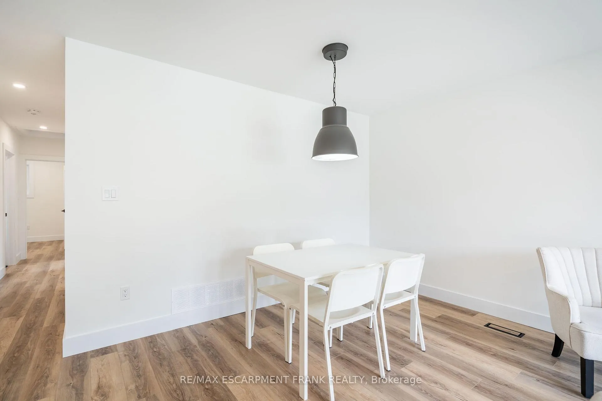 Photo 10 of Unit 1, 258 West 31ST Street, Hamilton, Westcliffe — HOMEH
