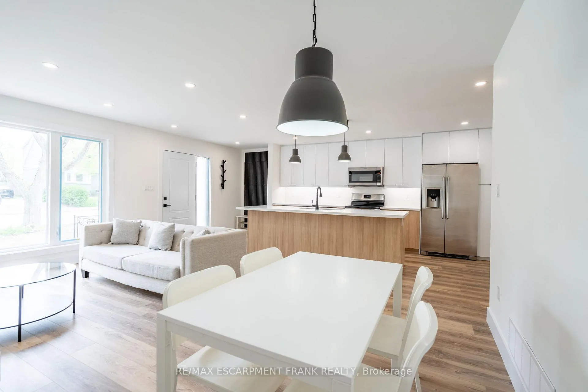 Photo 12 of Unit 1, 258 West 31ST Street, Hamilton, Westcliffe — HOMEH