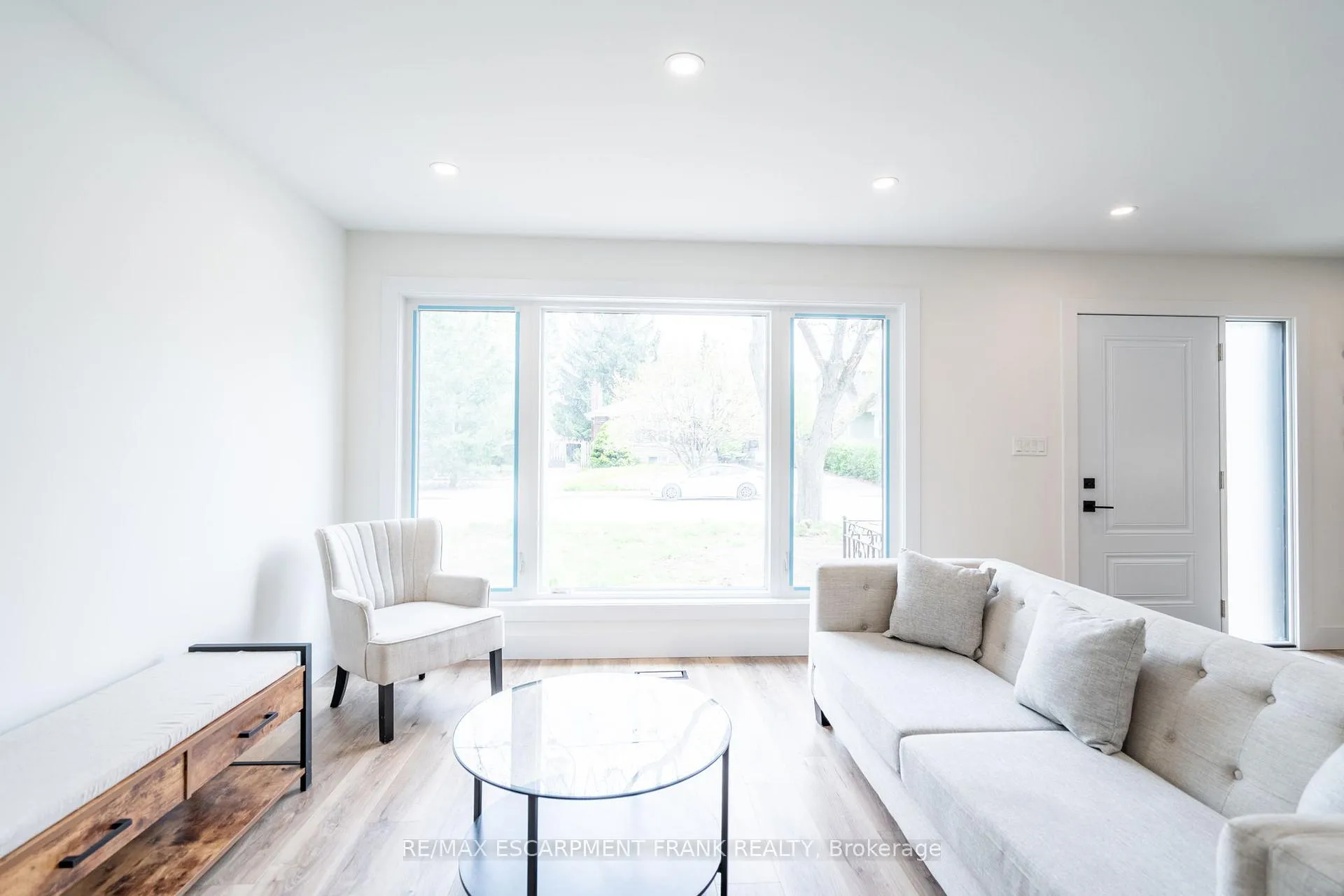 Photo 13 of Unit 1, 258 West 31ST Street, Hamilton, Westcliffe — HOMEH