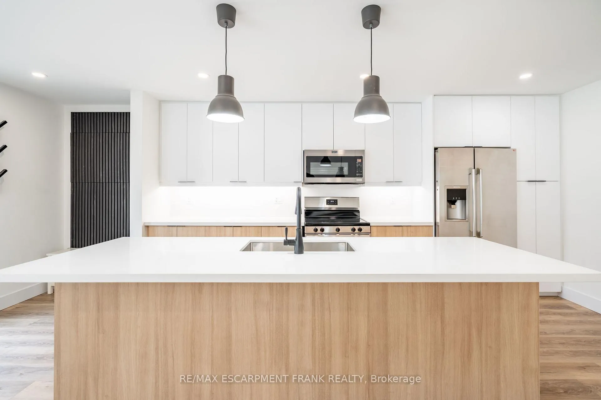 Photo 14 of Unit 1, 258 West 31ST Street, Hamilton, Westcliffe — HOMEH