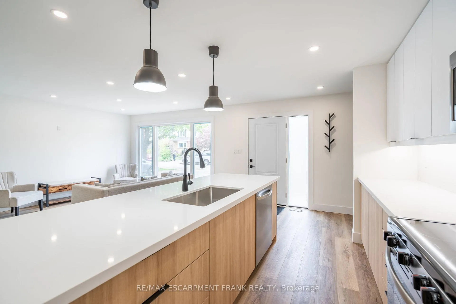 Photo 17 of Unit 1, 258 West 31ST Street, Hamilton, Westcliffe — HOMEH