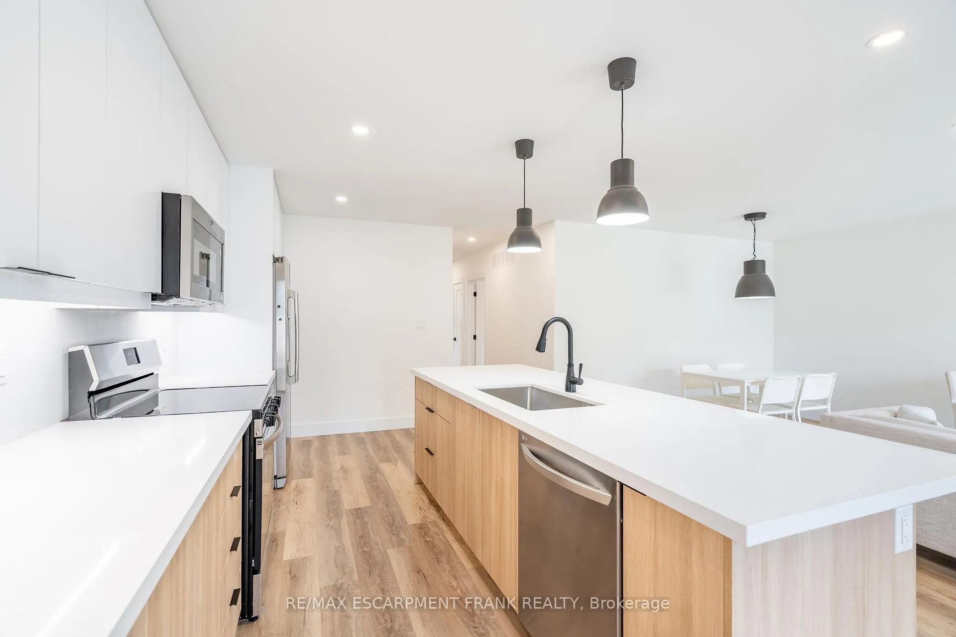 Photo 18 of Unit 1, 258 West 31ST Street, Hamilton, Westcliffe — HOMEH