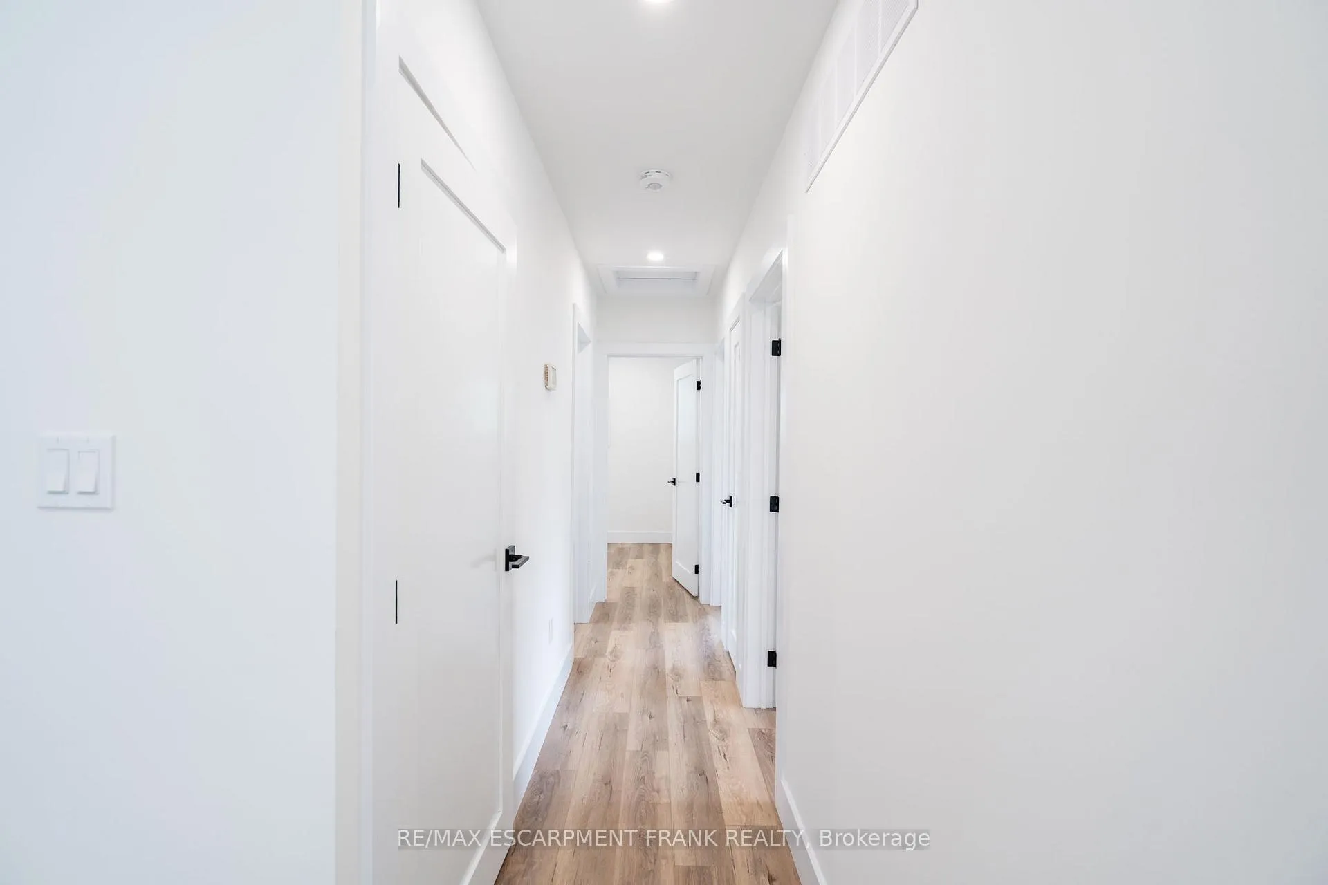 Photo 19 of Unit 1, 258 West 31ST Street, Hamilton, Westcliffe — HOMEH