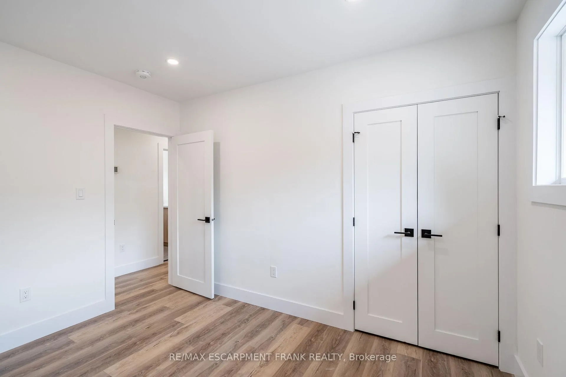 Photo 22 of Unit 1, 258 West 31ST Street, Hamilton, Westcliffe — HOMEH