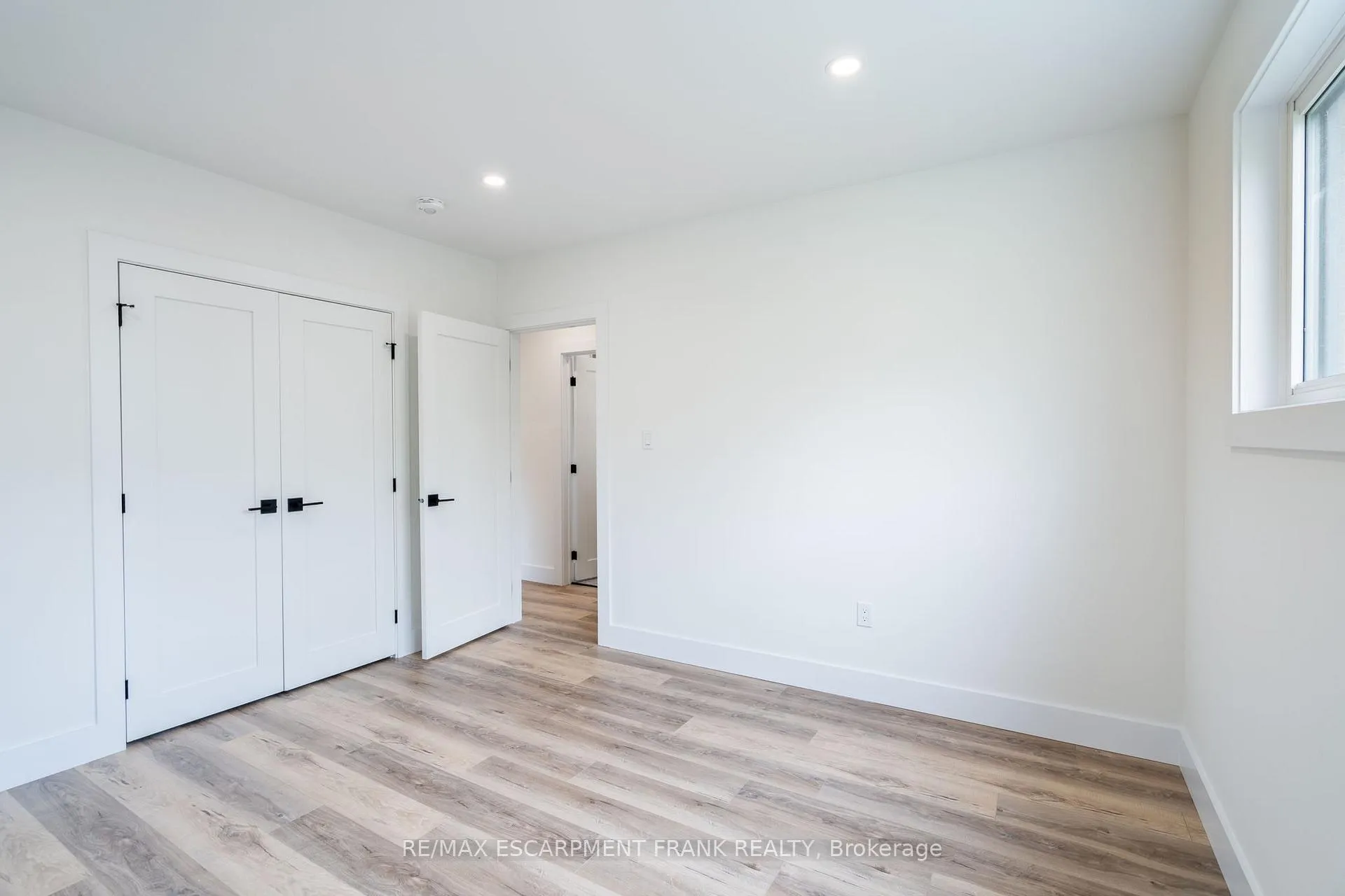 Photo 26 of Unit 1, 258 West 31ST Street, Hamilton, Westcliffe — HOMEH