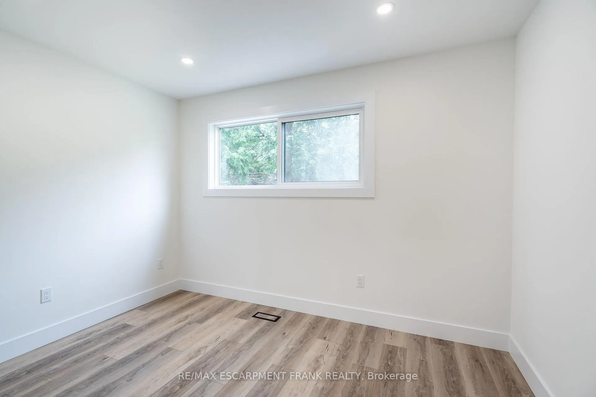 Photo 27 of Unit 1, 258 West 31ST Street, Hamilton, Westcliffe — HOMEH