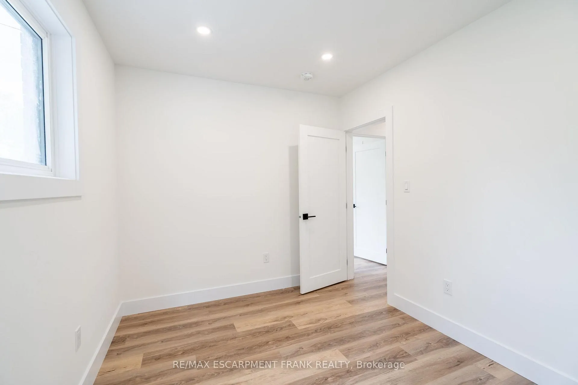 Photo 28 of Unit 1, 258 West 31ST Street, Hamilton, Westcliffe — HOMEH