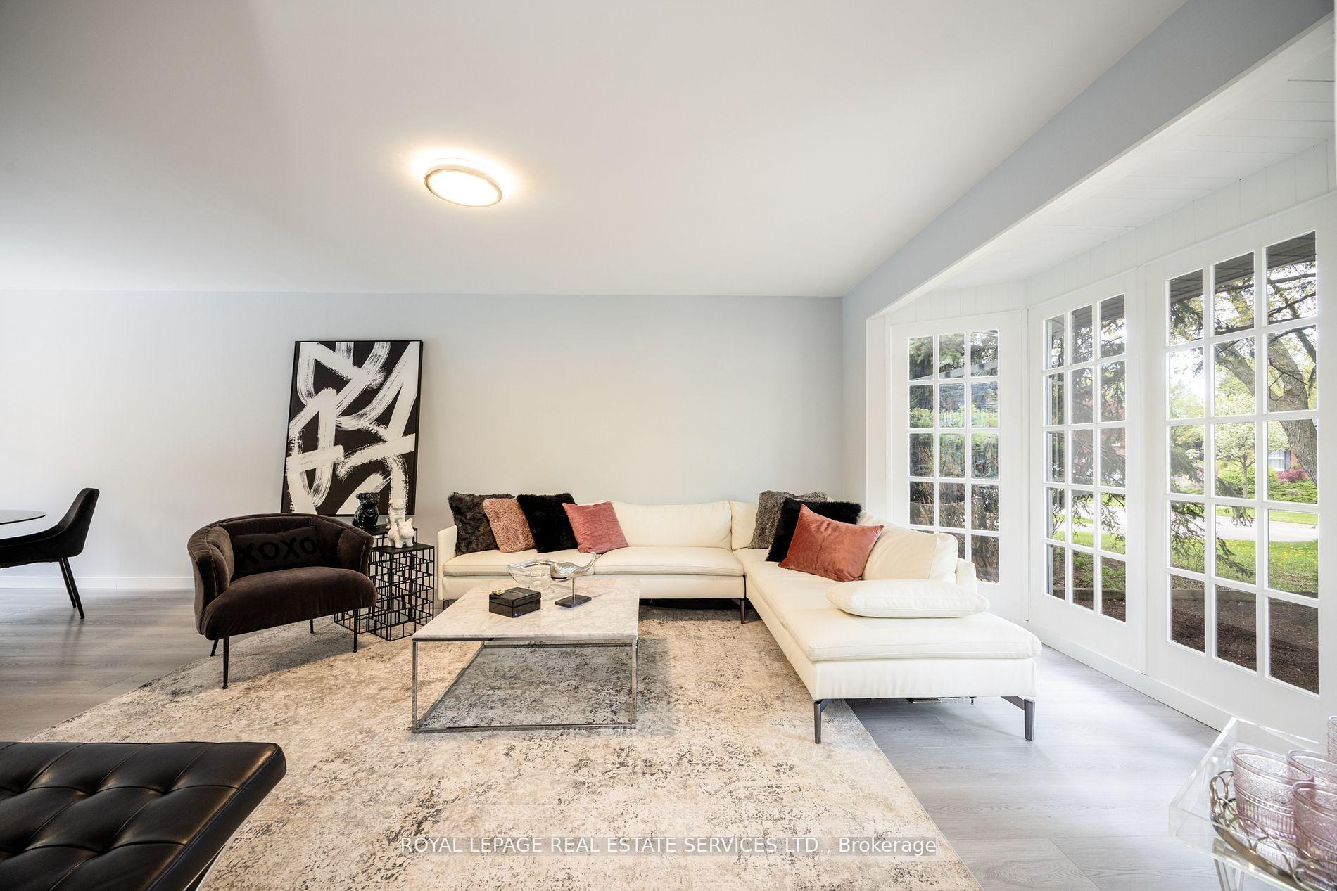 Photo 4 of 198 Romfield Circuit, Markham, Royal Orchard — HOMEH