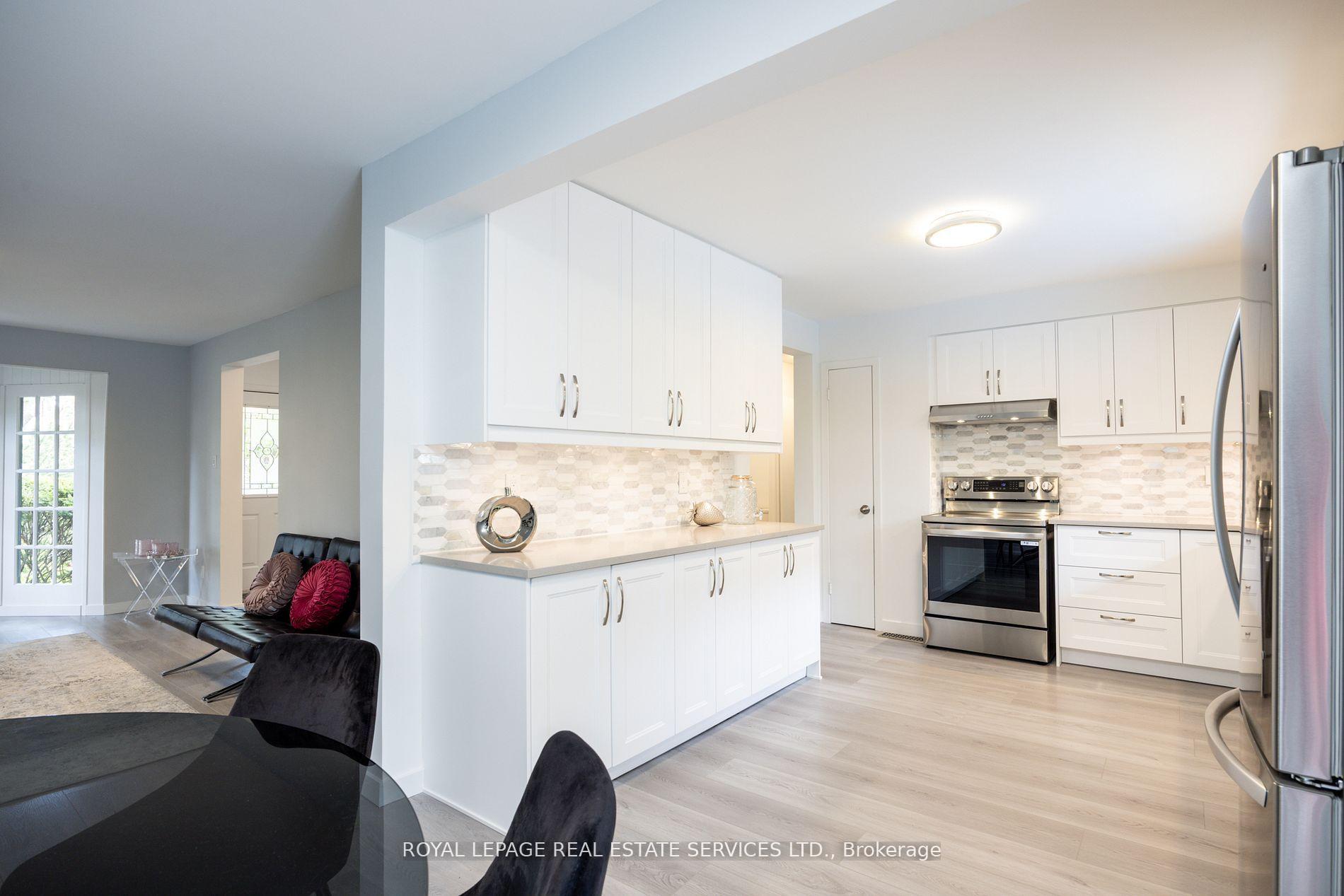 Photo 12 of 198 Romfield Circuit, Markham, Royal Orchard — HOMEH
