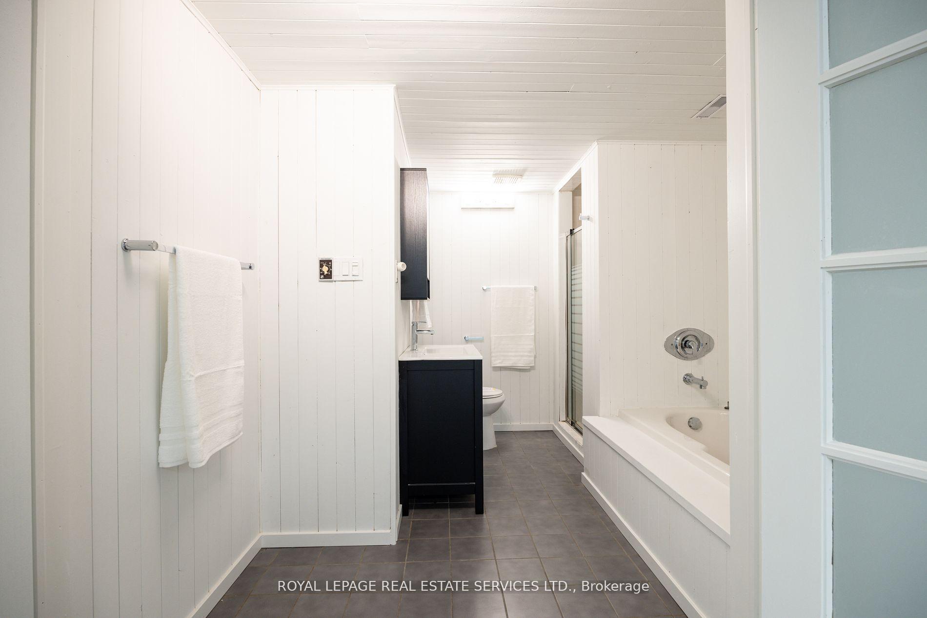 Photo 37 of 198 Romfield Circuit, Markham, Royal Orchard — HOMEH
