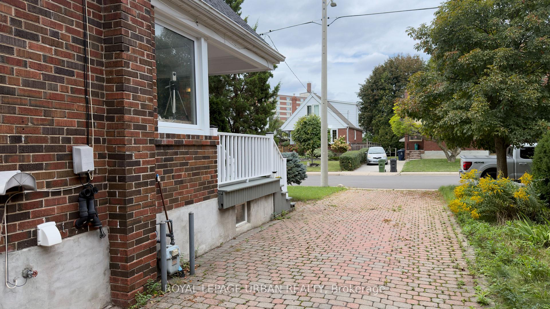 Photo 4 of 33 Amsterdam Avenue, Toronto, O'Connor-Parkview — HOMEH