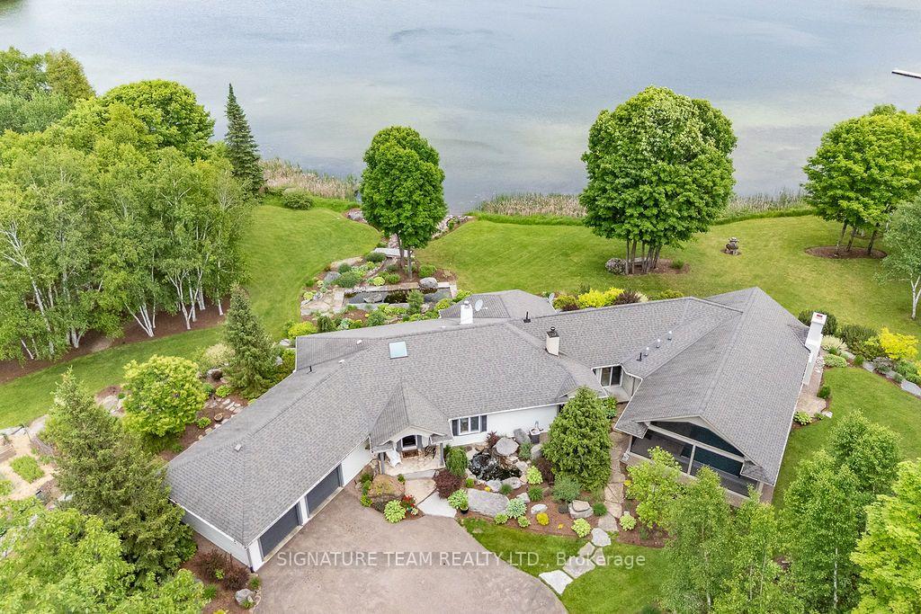 Photo of 2741 Foymount Road