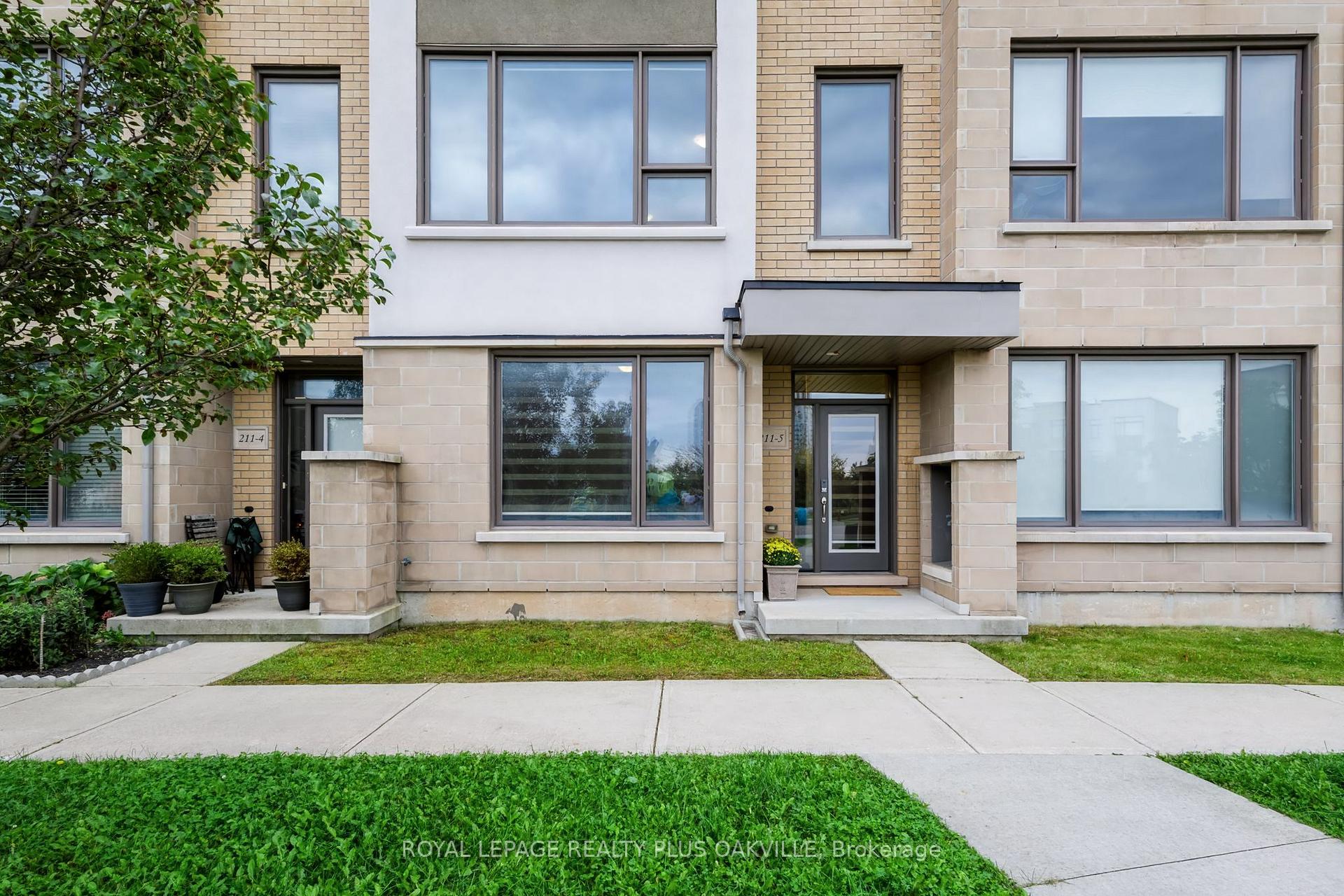 Photo 4 of Unit 5, 211 Squire Crescent, Oakville, Glenorchy — HOMEH