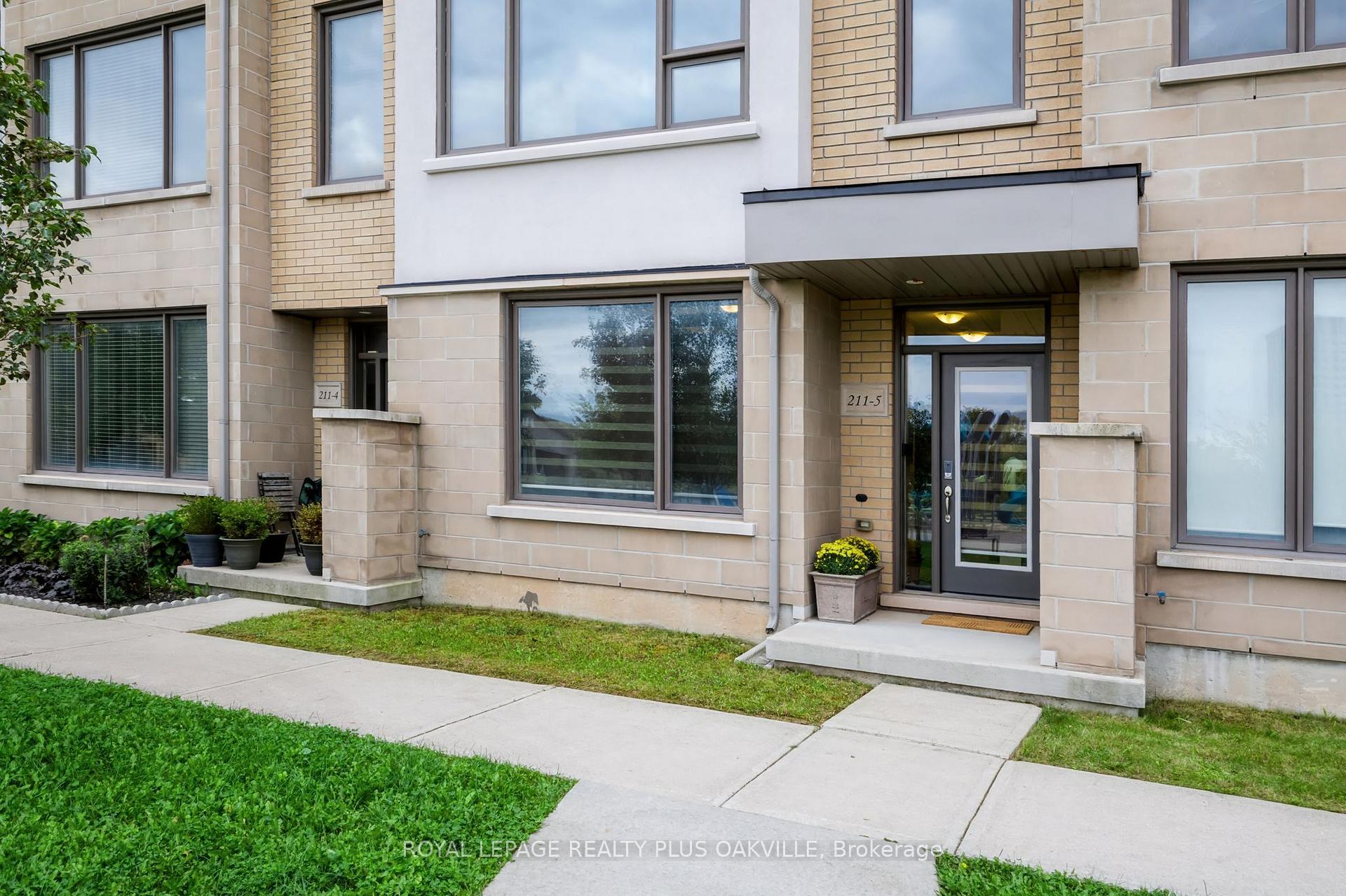 Photo 5 of Unit 5, 211 Squire Crescent, Oakville, Glenorchy — HOMEH