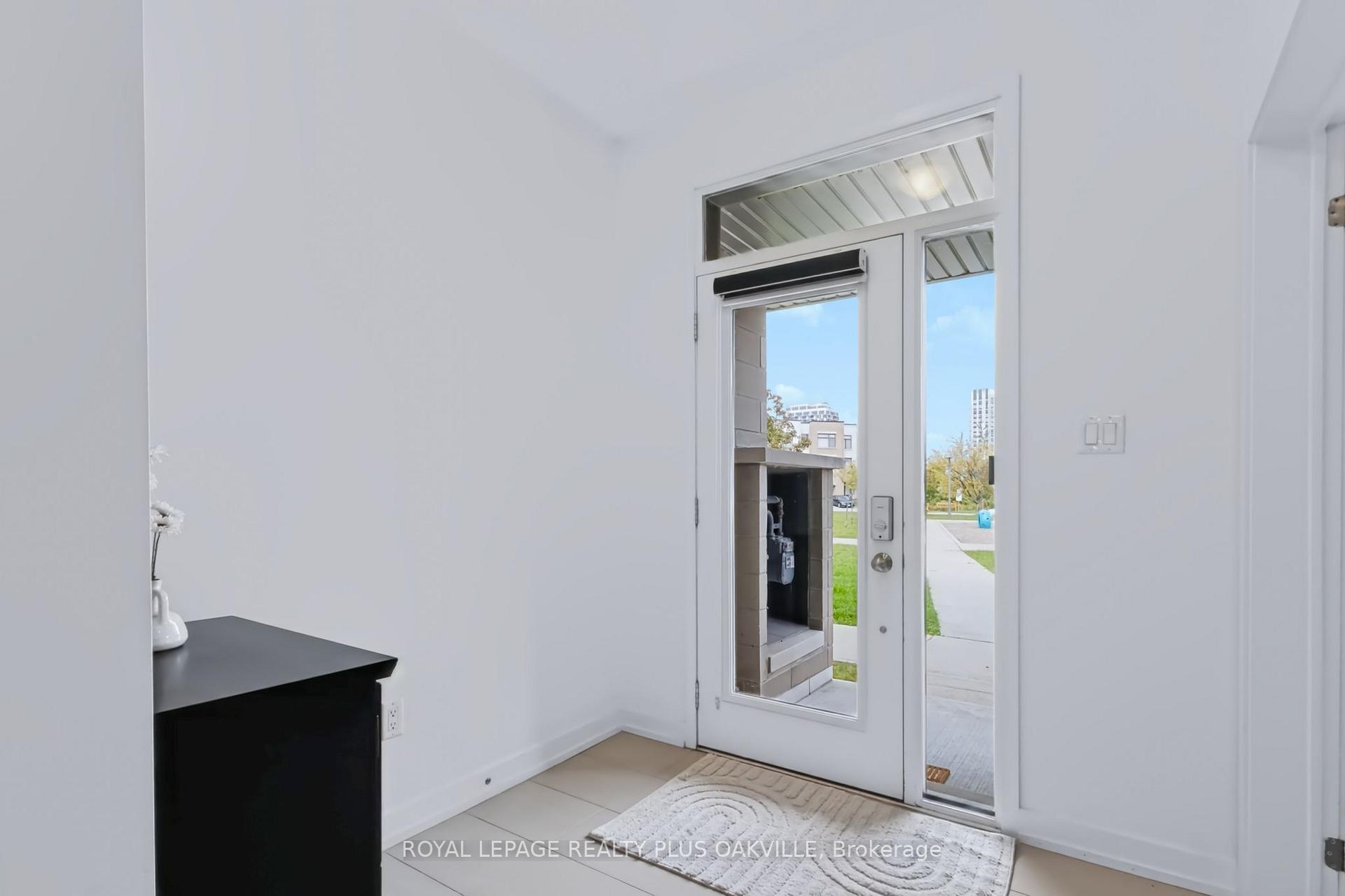 Photo 8 of Unit 5, 211 Squire Crescent, Oakville, Glenorchy — HOMEH