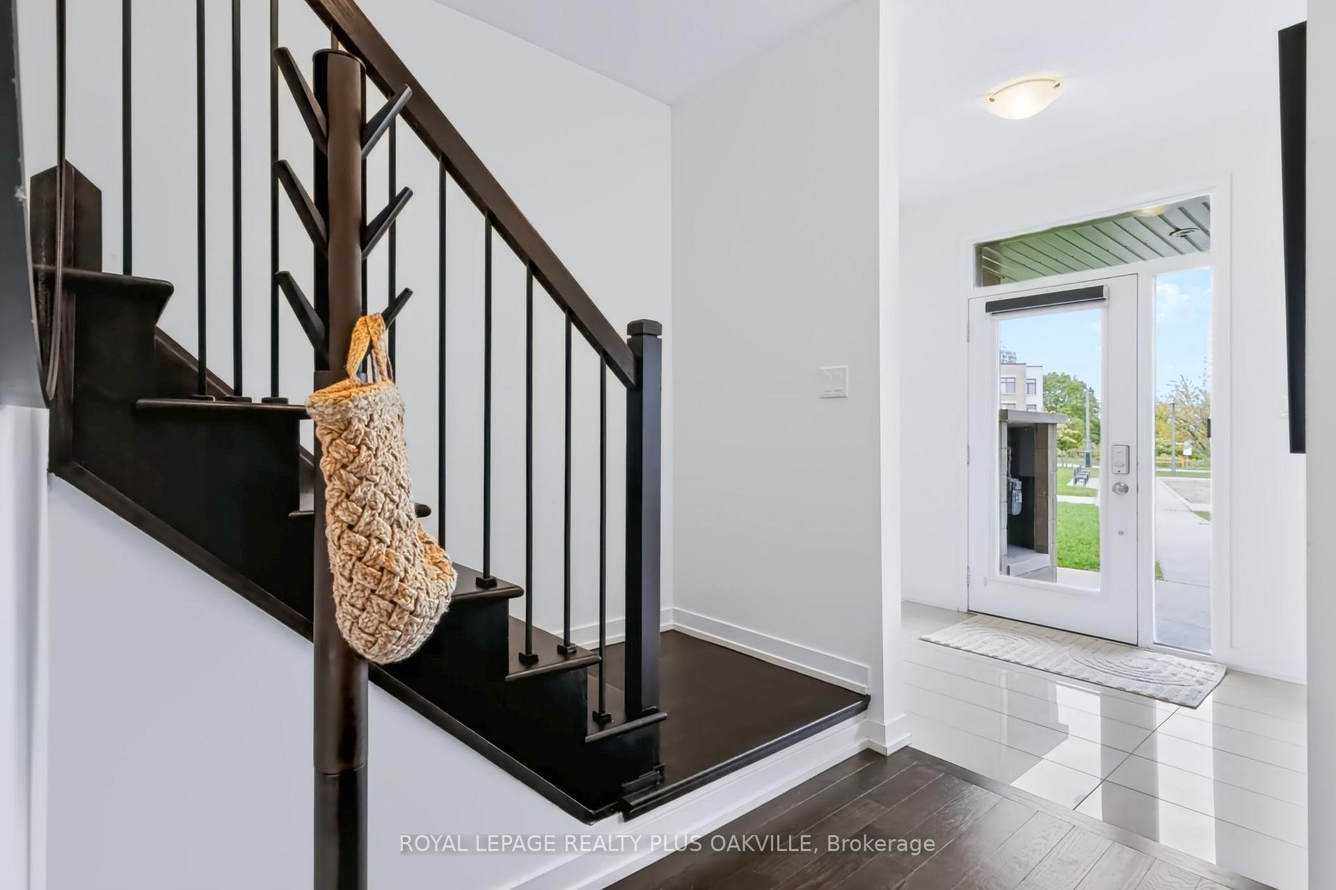 Photo 10 of Unit 5, 211 Squire Crescent, Oakville, Glenorchy — HOMEH