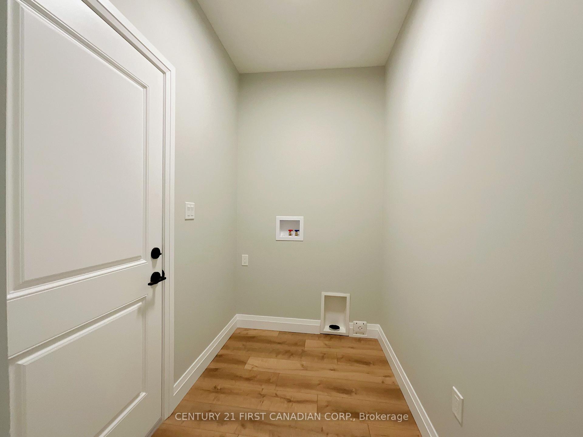 Photo 9 of 7 Postma Crescent, North Middlesex, Ailsa Craig — HOMEH