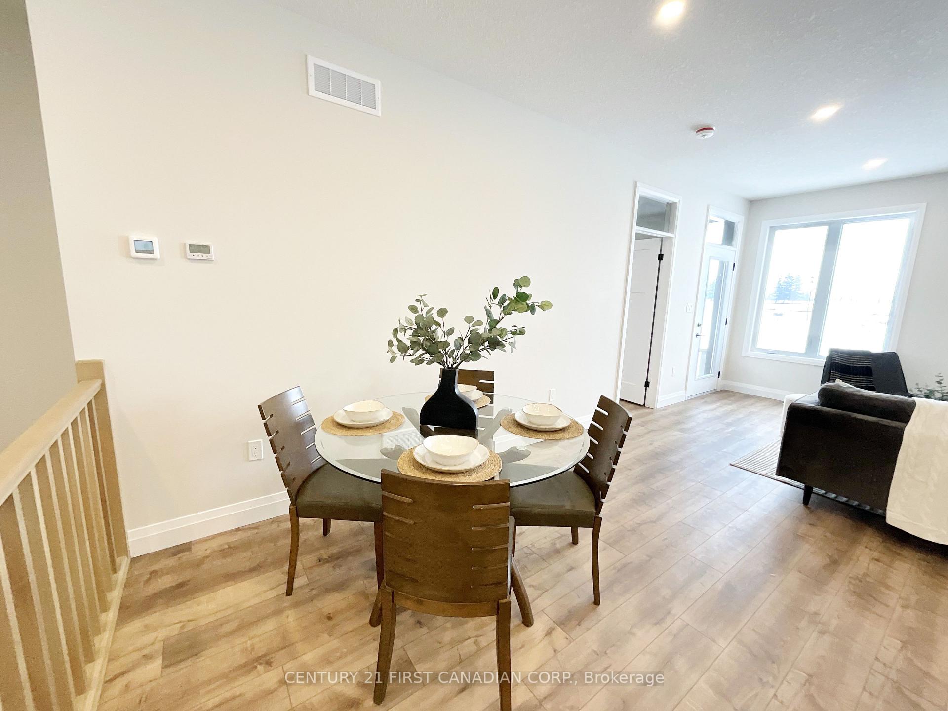 Photo 11 of 7 Postma Crescent, North Middlesex, Ailsa Craig — HOMEH