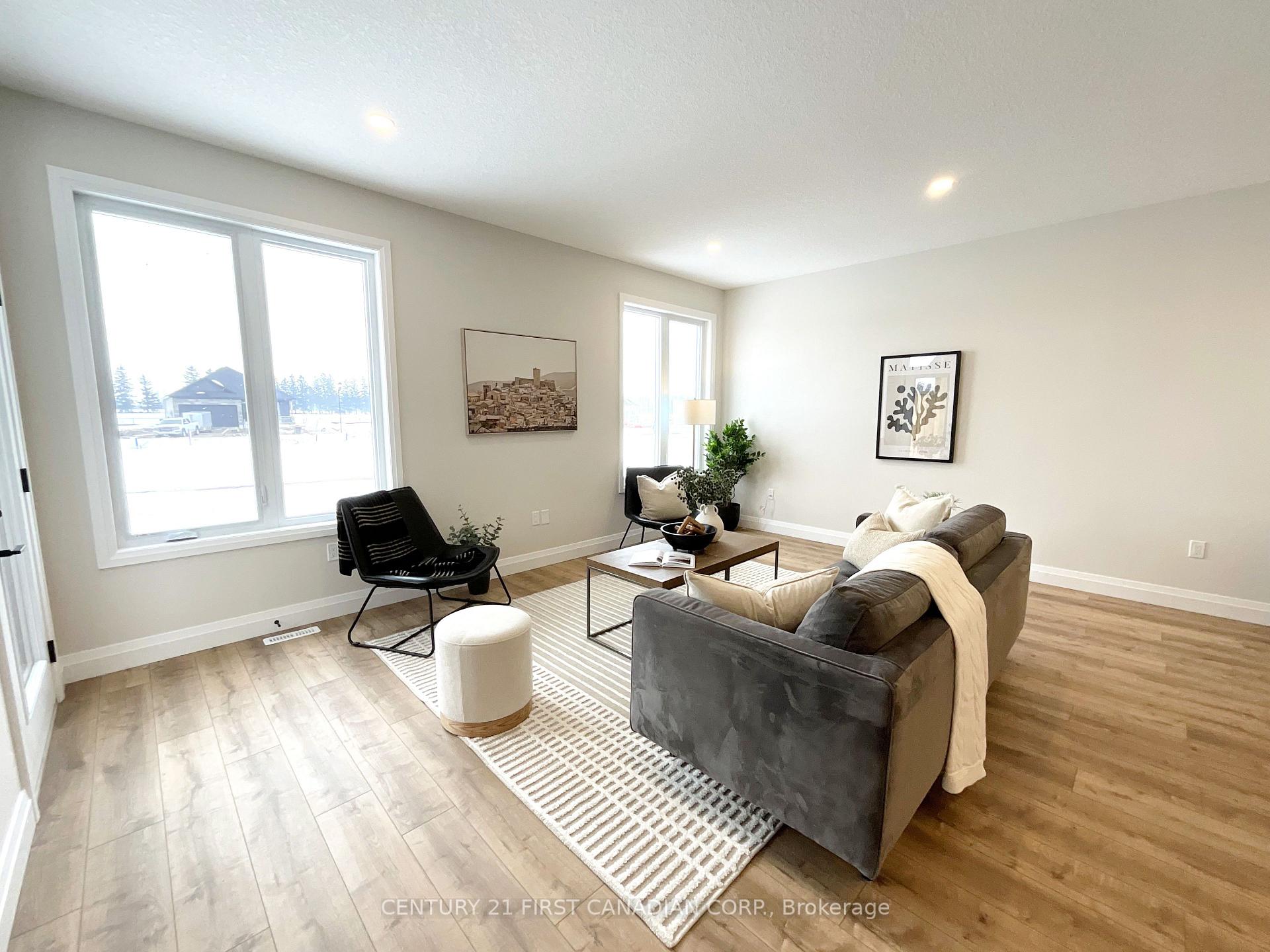 Photo 16 of 7 Postma Crescent, North Middlesex, Ailsa Craig — HOMEH