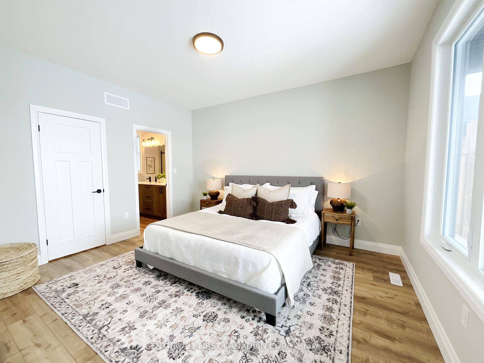 Photo 19 of 7 Postma Crescent, North Middlesex, Ailsa Craig — HOMEH