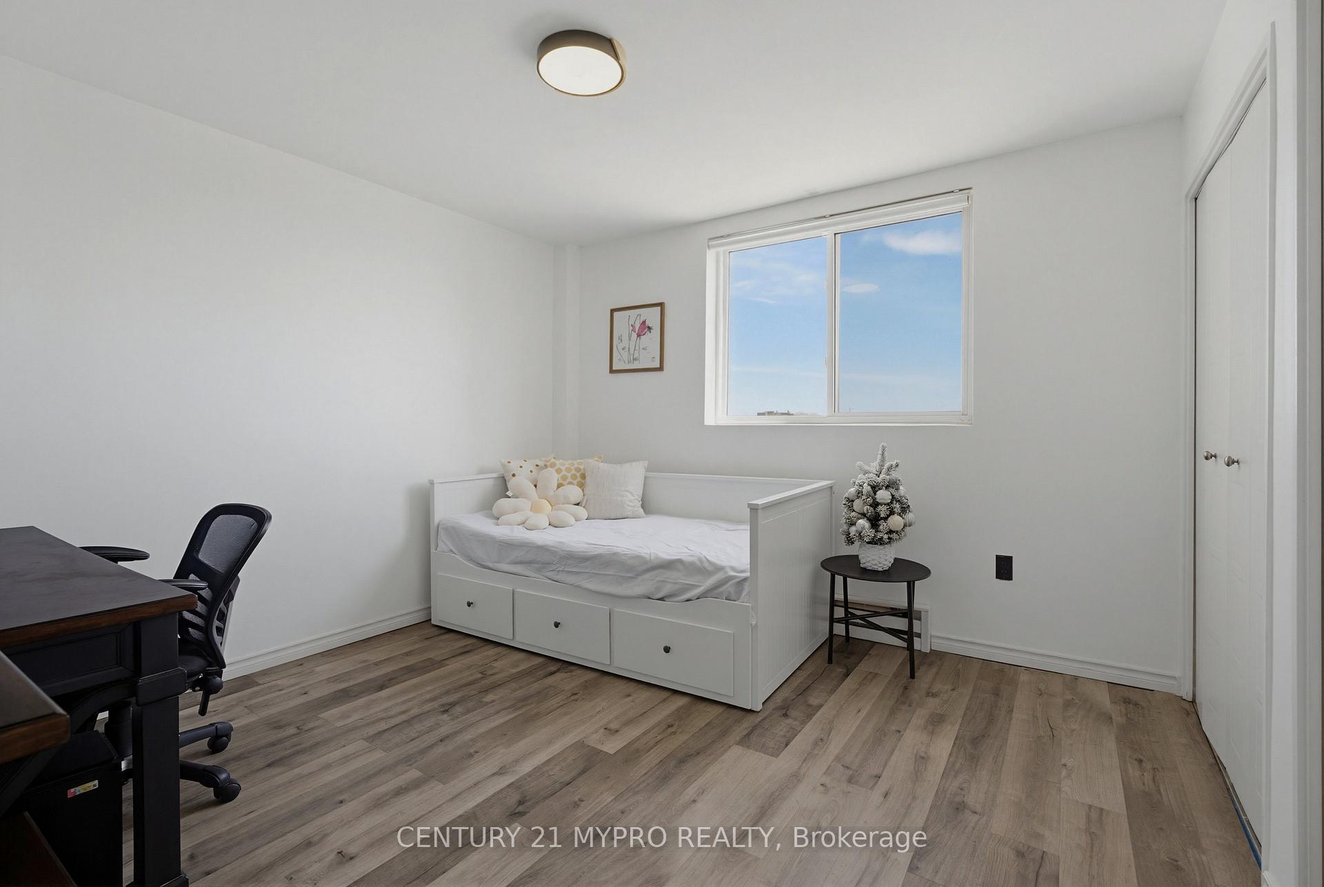 Photo 14 of Unit 708, 563 Mornington Avenue, London, East G — HOMEH