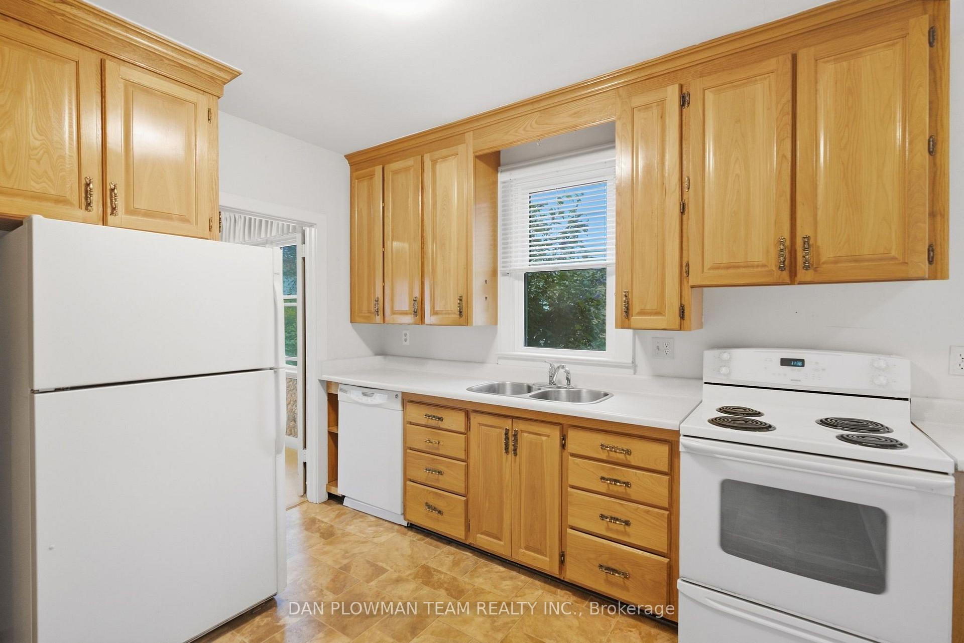 Photo 13 of 98 Scugog Street, Clarington, Bowmanville — HOMEH