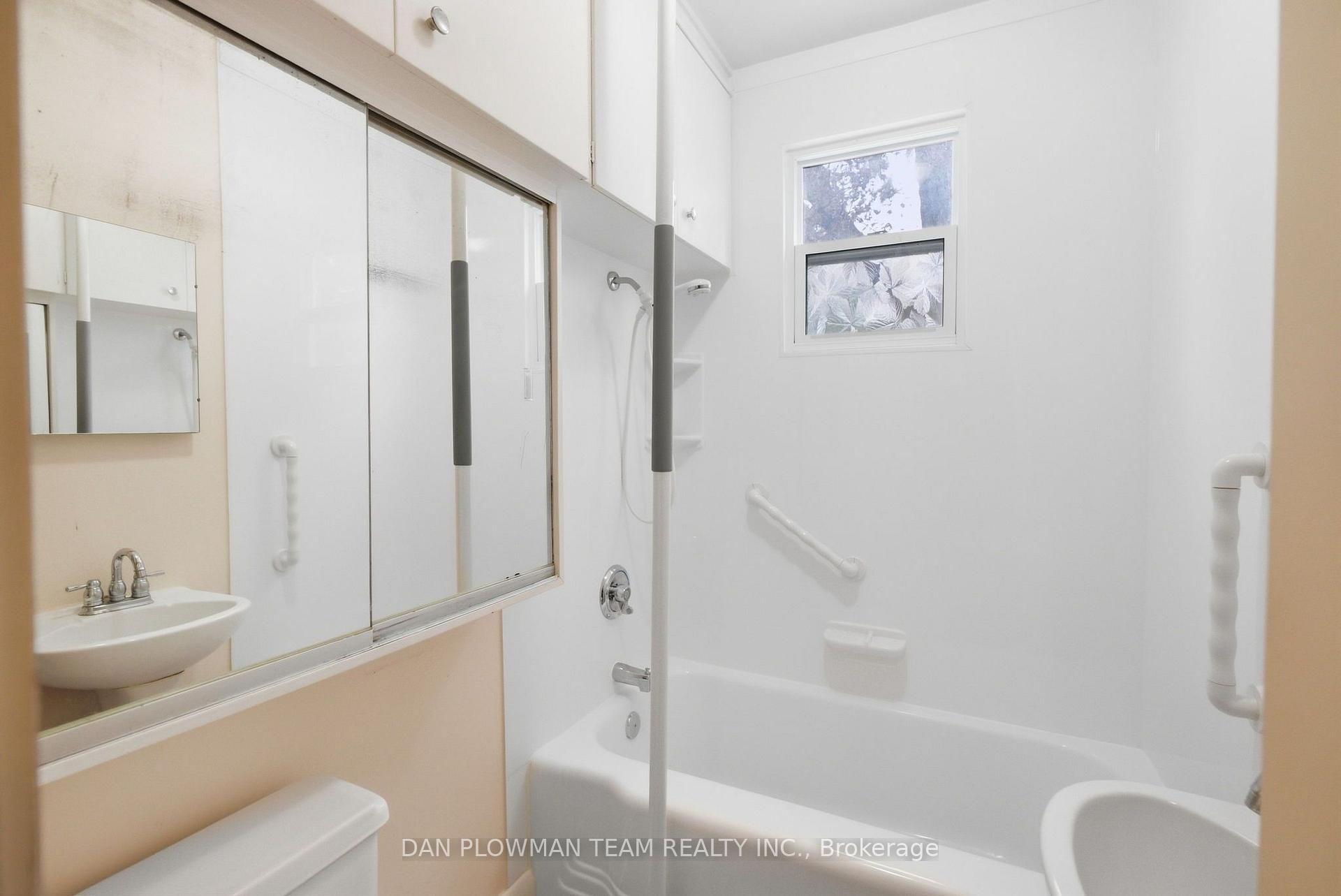 Photo 16 of 98 Scugog Street, Clarington, Bowmanville — HOMEH