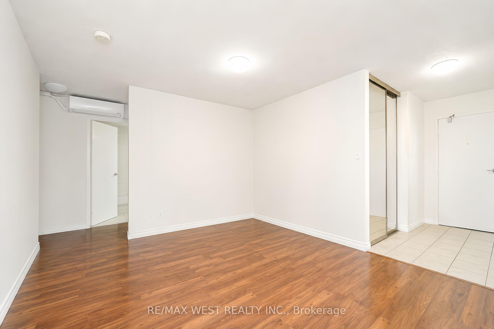 Photo 3 of Unit 510, 3300 Don Mills Road, North York, Don Valley Village — HOMEH