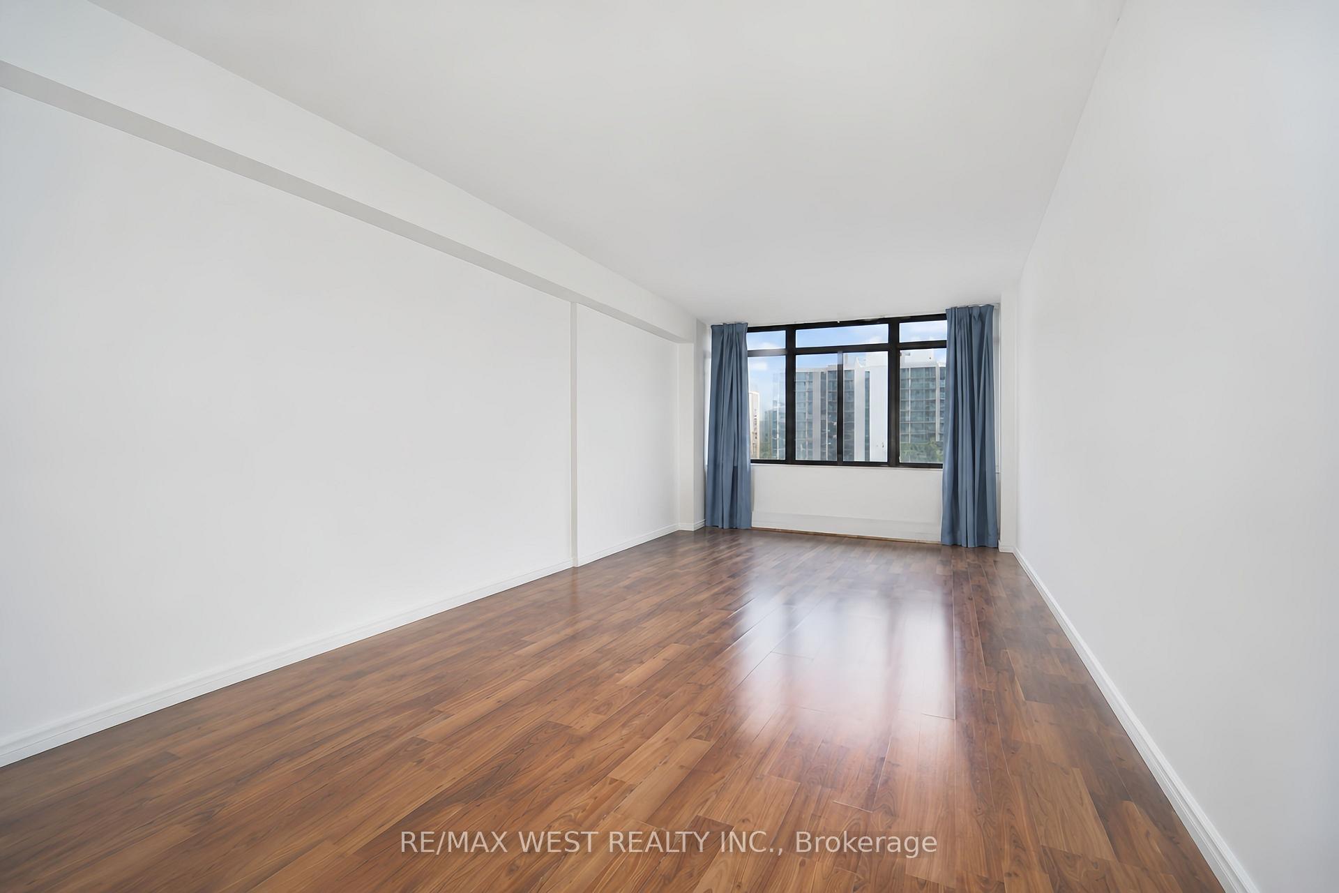 Photo 5 of Unit 510, 3300 Don Mills Road, North York, Don Valley Village — HOMEH