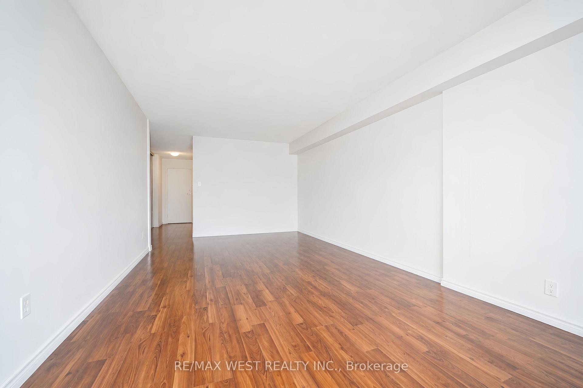 Photo 6 of Unit 510, 3300 Don Mills Road, North York, Don Valley Village — HOMEH