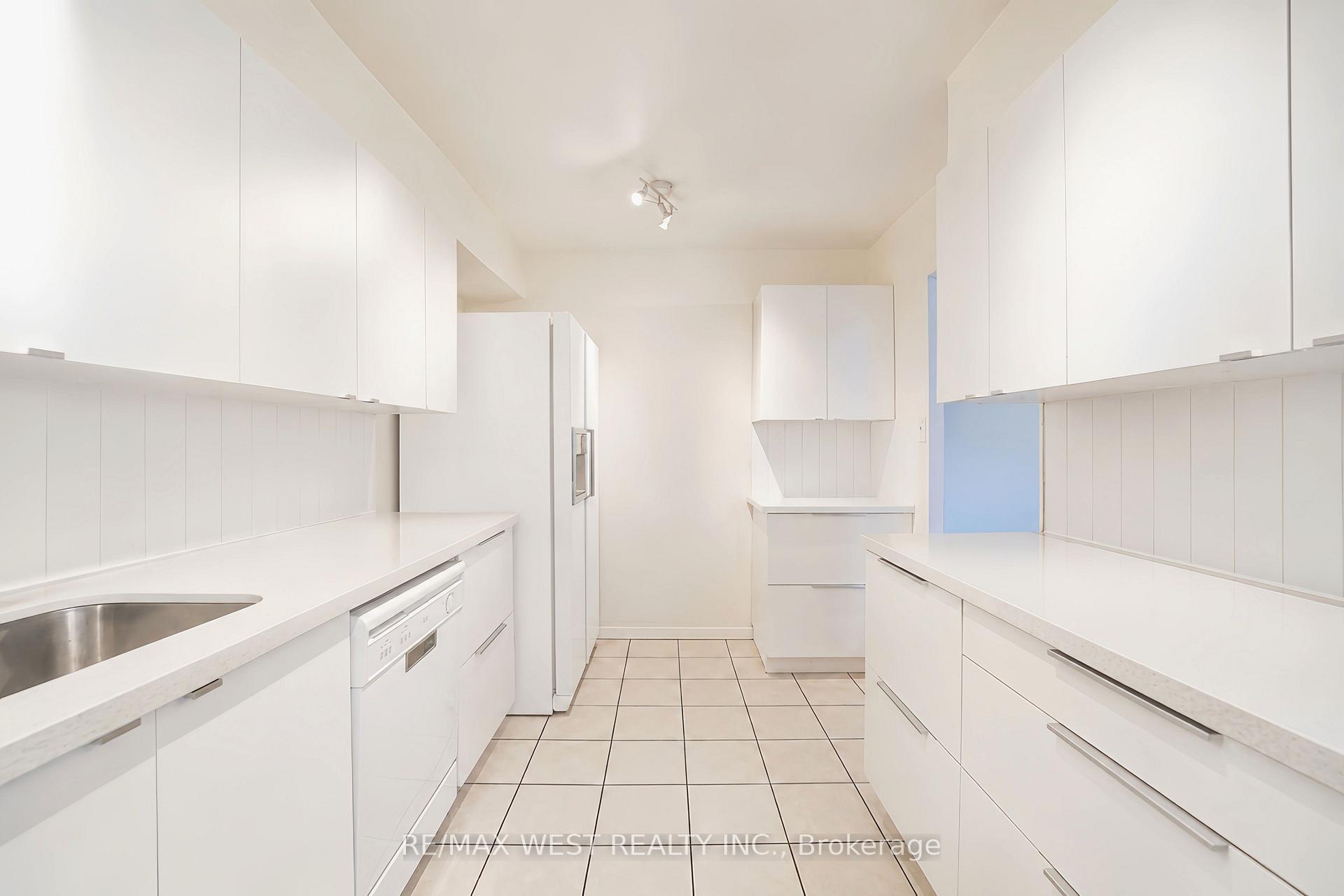 Photo 8 of Unit 510, 3300 Don Mills Road, North York, Don Valley Village — HOMEH