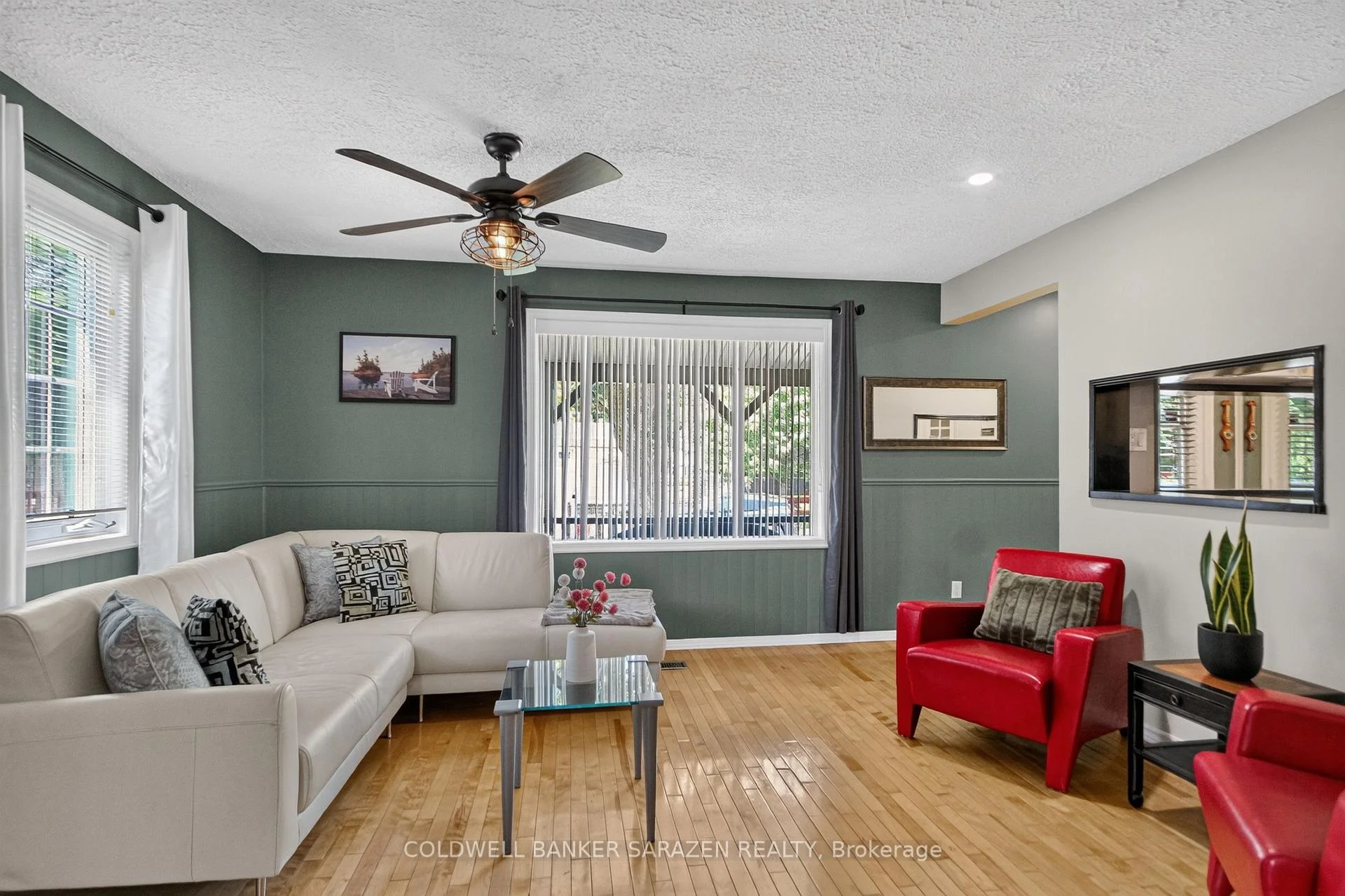 Photo 10 of 30 Harrold Place, Ottawa, Carlington — HOMEH