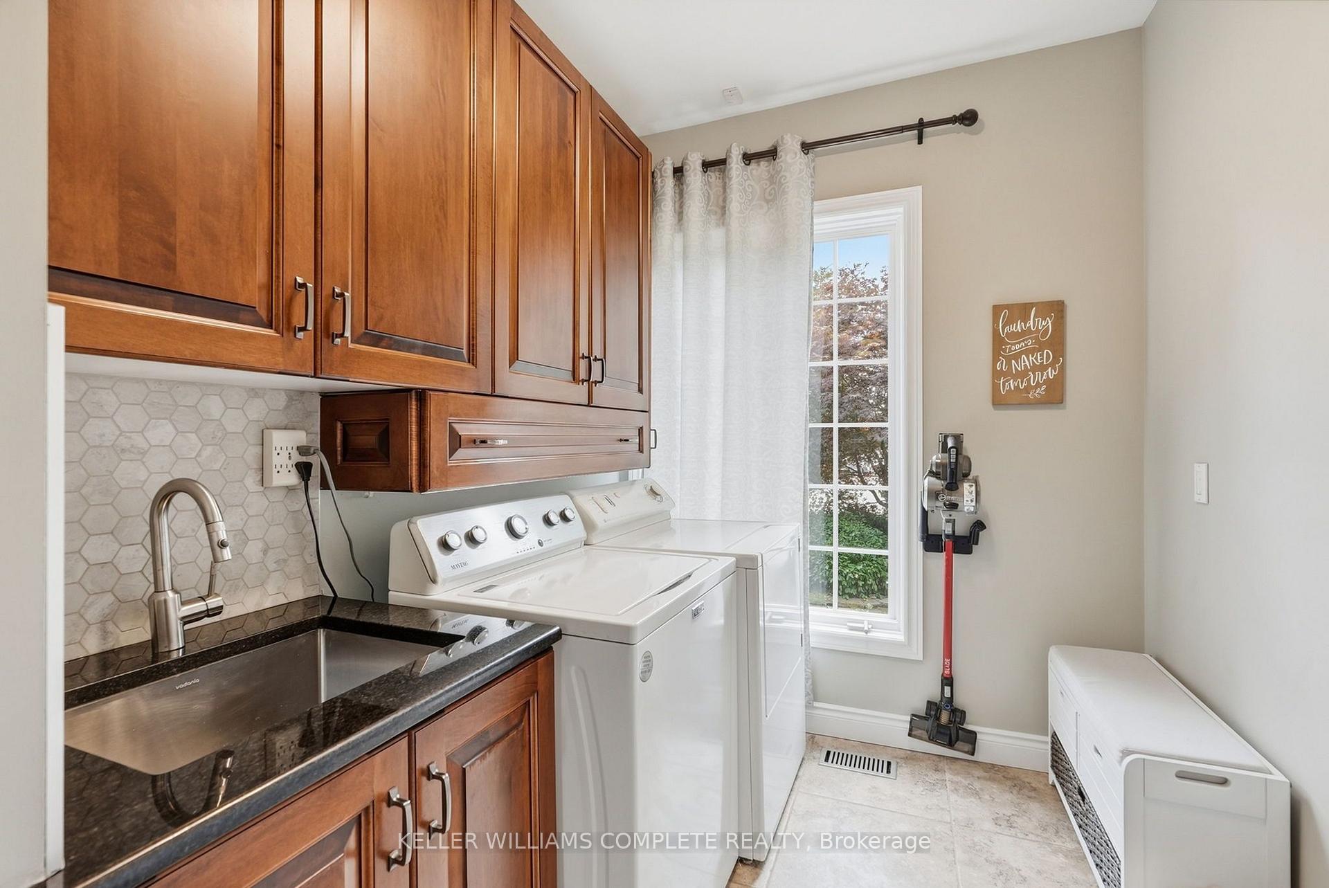 Photo 22 of 359 Sunnymeade Drive, Hamilton, Ancaster — HOMEH