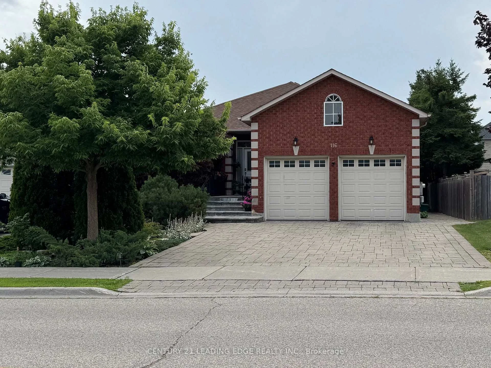 Photo of Unit Basement, 116 Leyburn Avenue