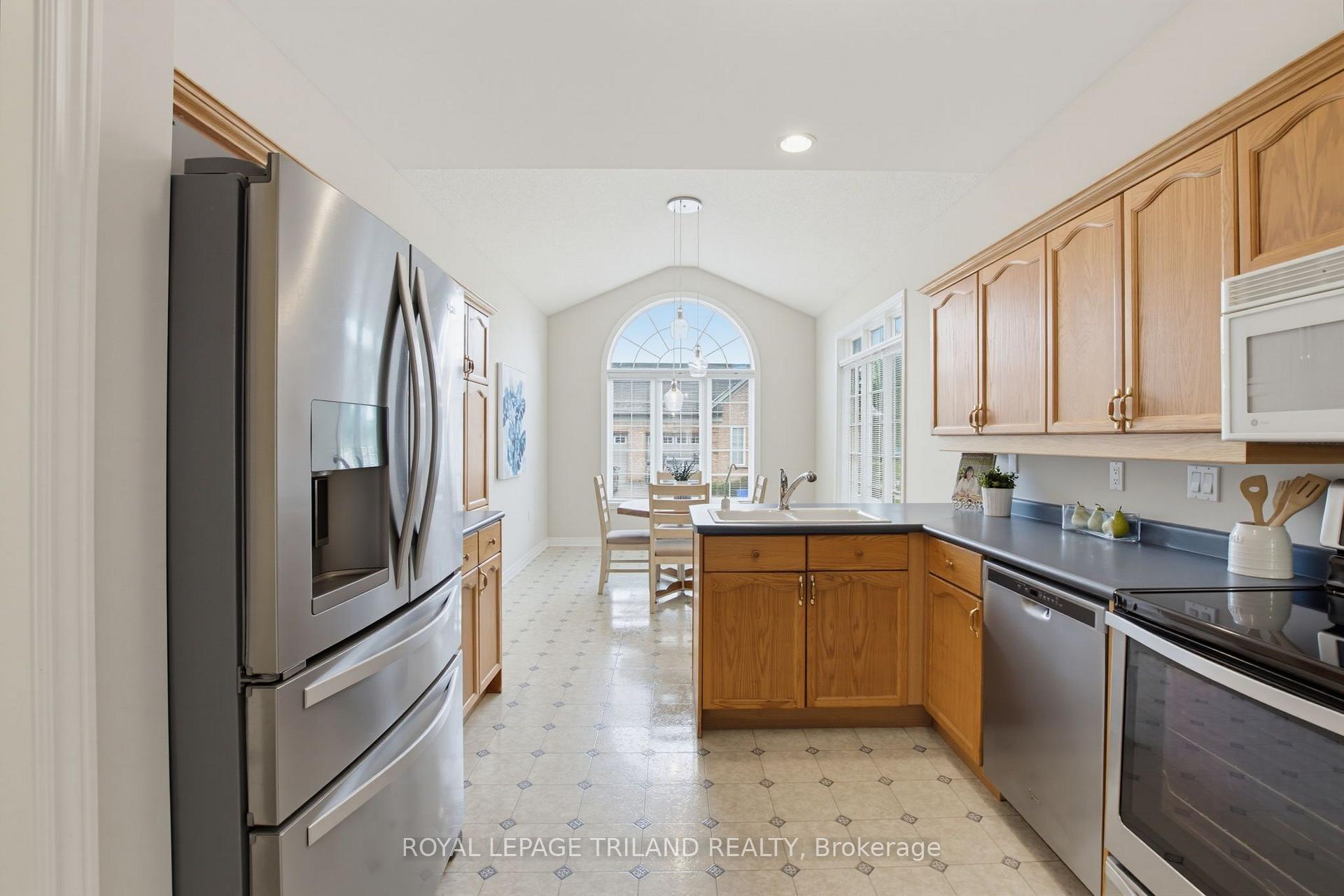 Photo 8 of Unit 233, 2025 Meadowgate Boulevard, London, South U — HOMEH