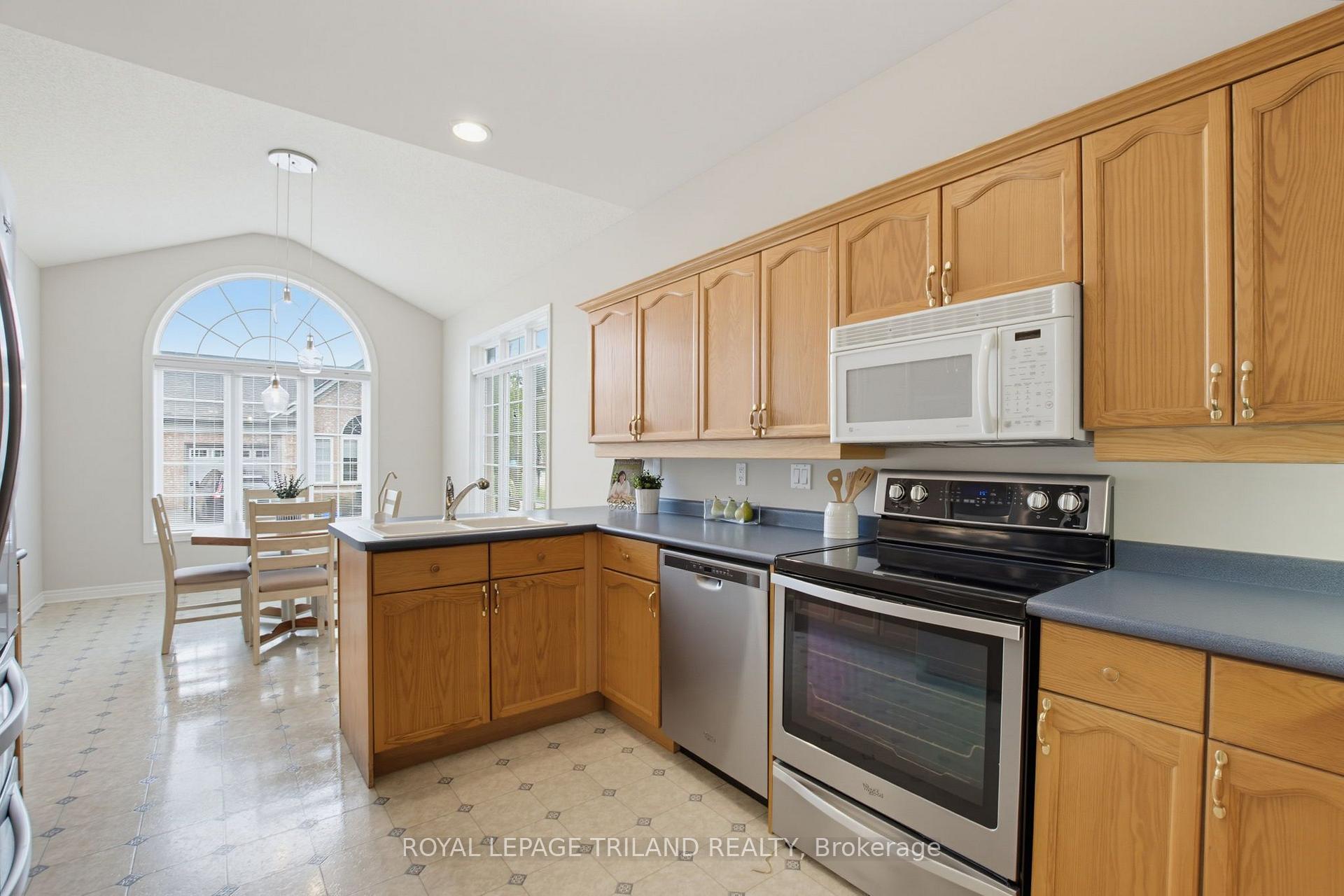 Photo 9 of Unit 233, 2025 Meadowgate Boulevard, London, South U — HOMEH