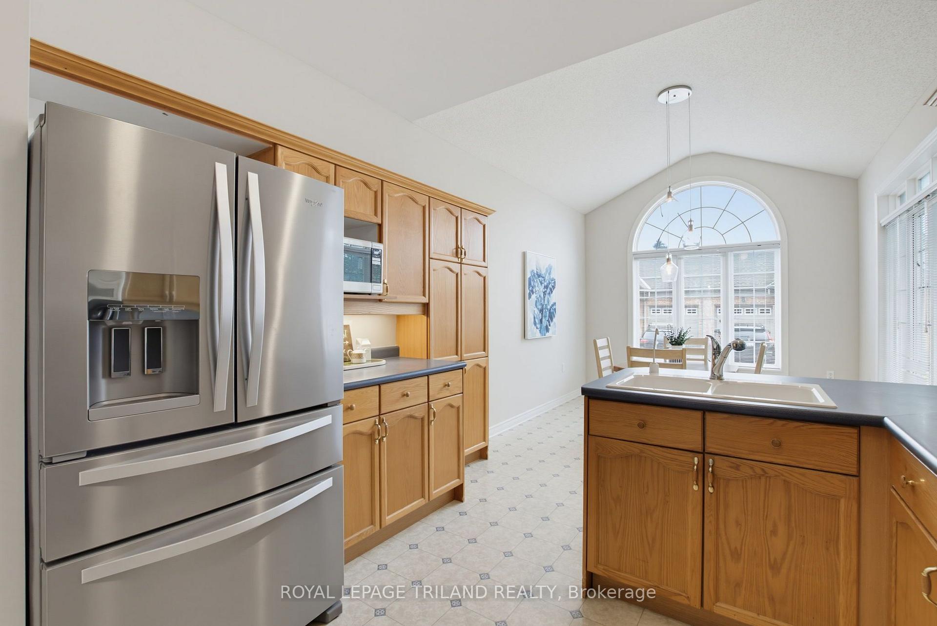 Photo 10 of Unit 233, 2025 Meadowgate Boulevard, London, South U — HOMEH