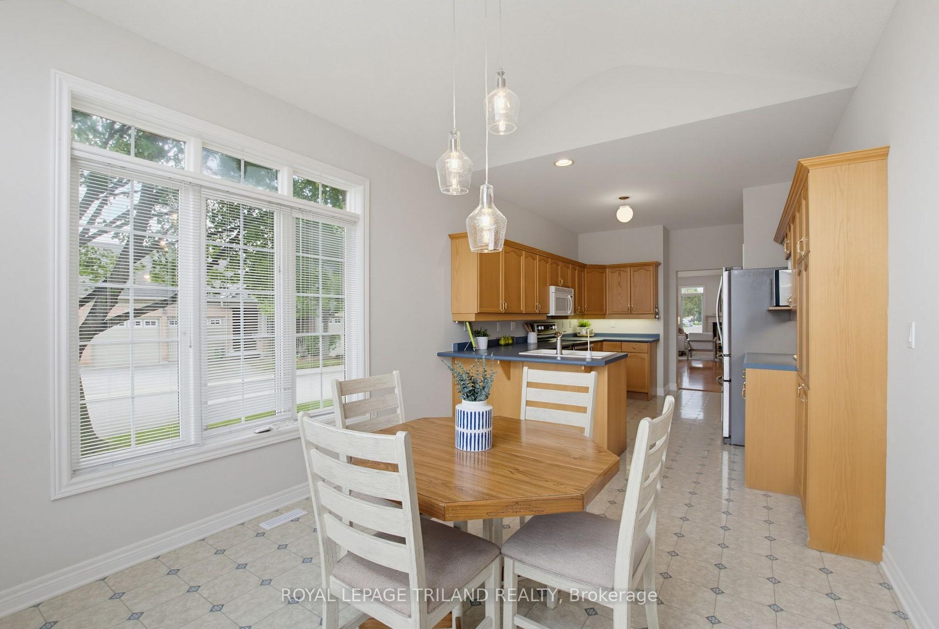 Photo 12 of Unit 233, 2025 Meadowgate Boulevard, London, South U — HOMEH