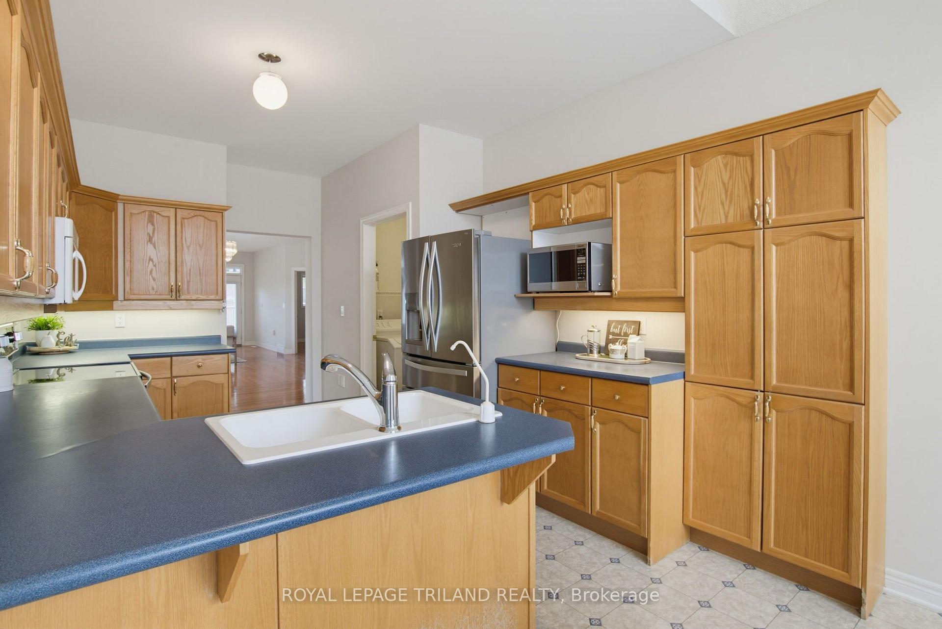 Photo 13 of Unit 233, 2025 Meadowgate Boulevard, London, South U — HOMEH