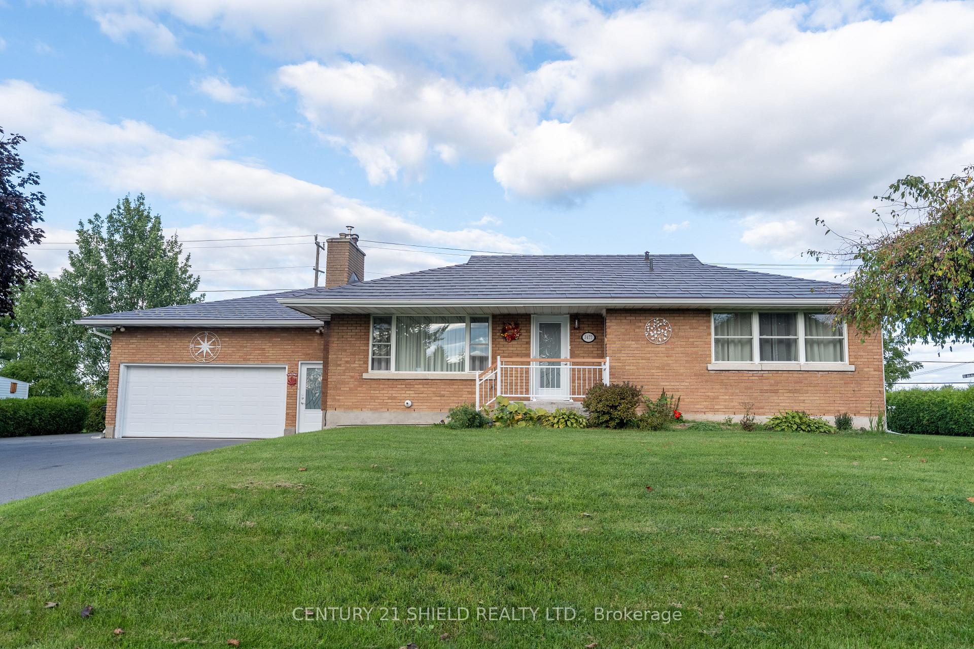 Photo of 3477 Marydale Avenue