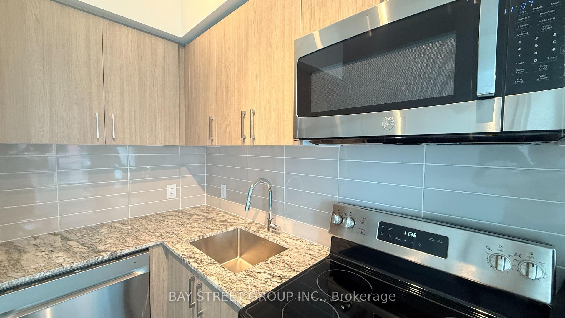 Photo 6 of Unit 2312, 4010 Eglinton Avenue W, Etobicoke, Humber Heights — HOMEH