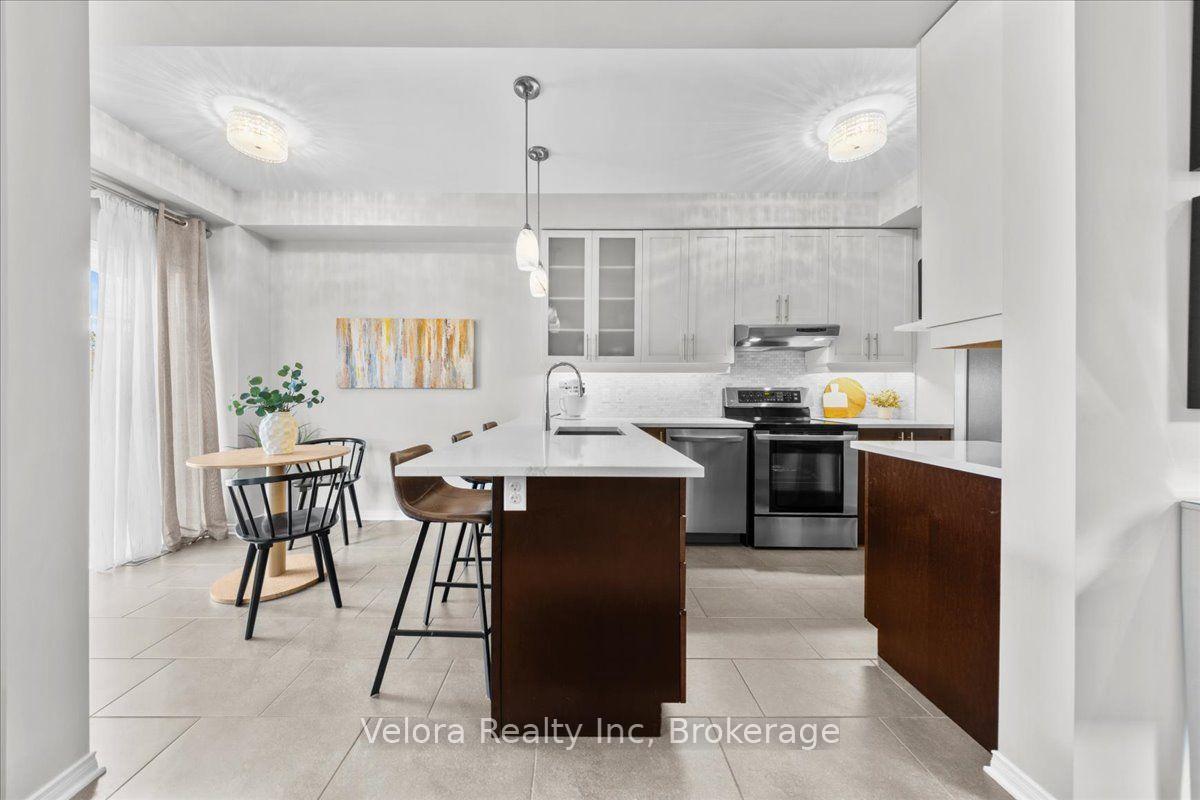 Photo 17 of 576 Pepperville Crescent, Ottawa, Kanata - Emerald Meadows/Trailwest — HOMEH
