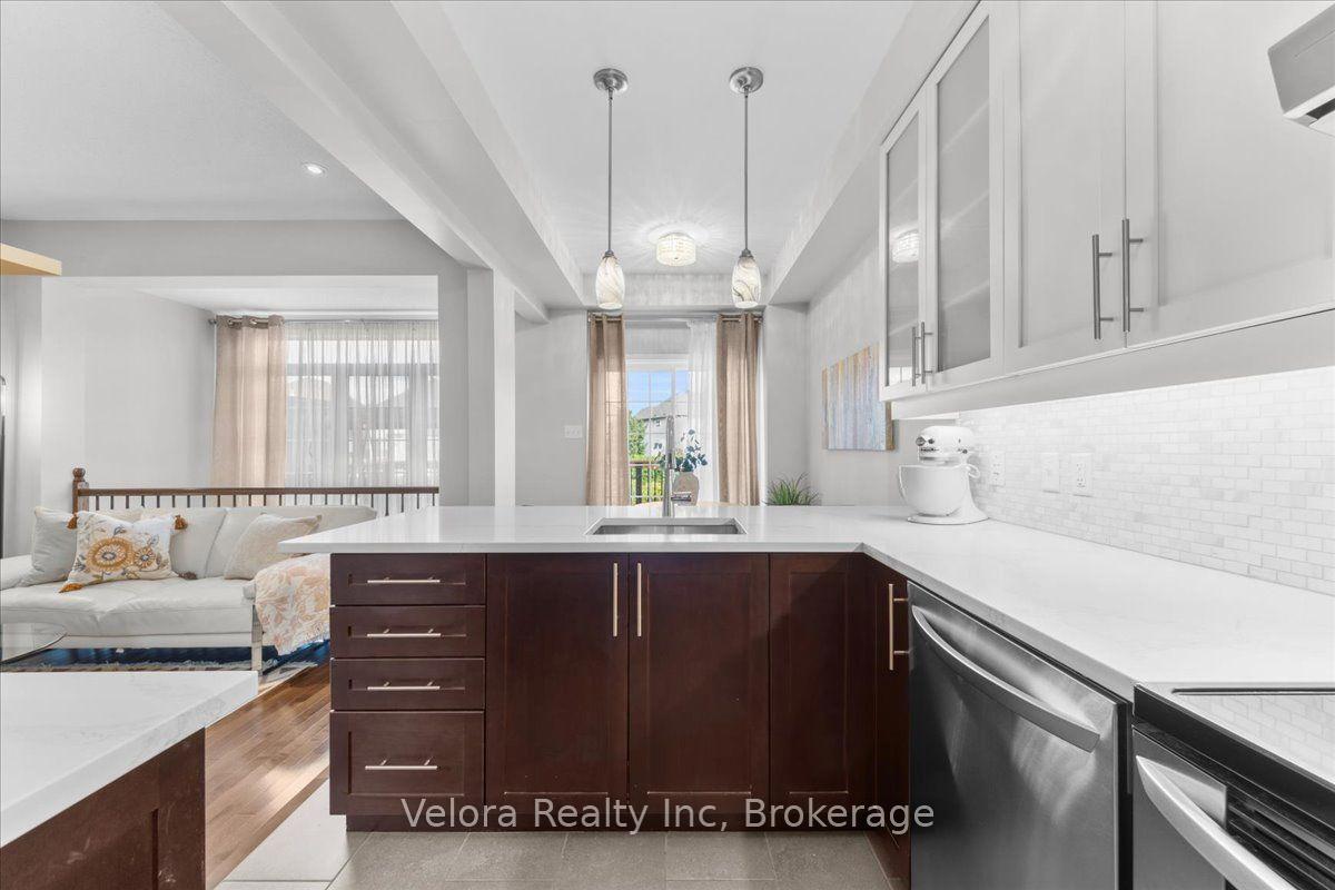 Photo 20 of 576 Pepperville Crescent, Ottawa, Kanata - Emerald Meadows/Trailwest — HOMEH