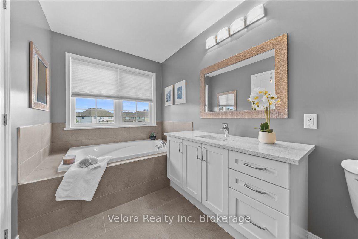 Photo 30 of 576 Pepperville Crescent, Ottawa, Kanata - Emerald Meadows/Trailwest — HOMEH