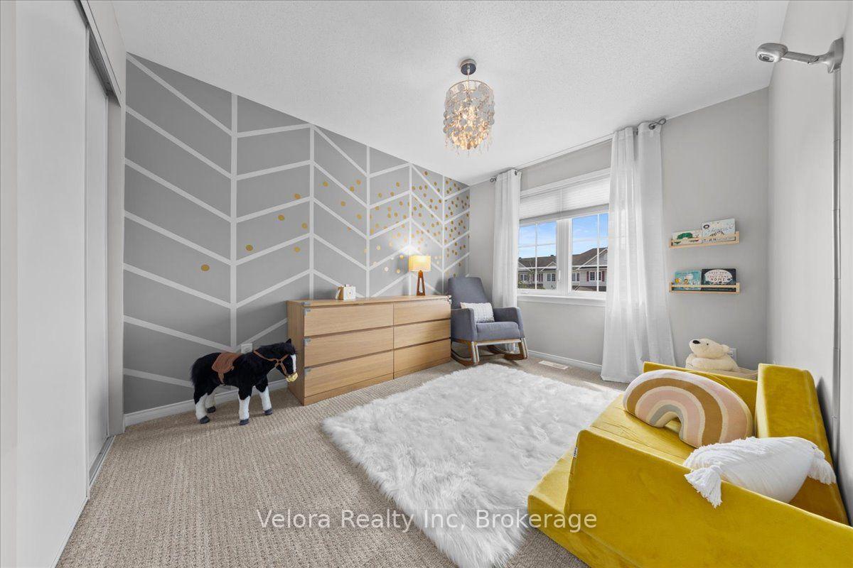 Photo 33 of 576 Pepperville Crescent, Ottawa, Kanata - Emerald Meadows/Trailwest — HOMEH
