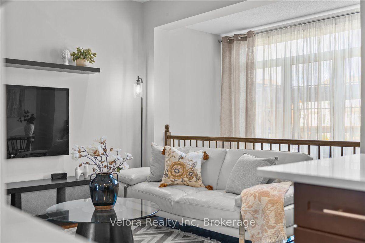 Photo 14 of 576 Pepperville Crescent, Ottawa, Kanata - Emerald Meadows/Trailwest — HOMEH