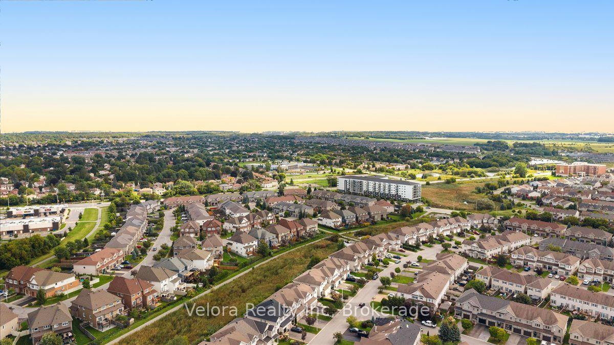 Photo 49 of 576 Pepperville Crescent, Ottawa, Kanata - Emerald Meadows/Trailwest — HOMEH