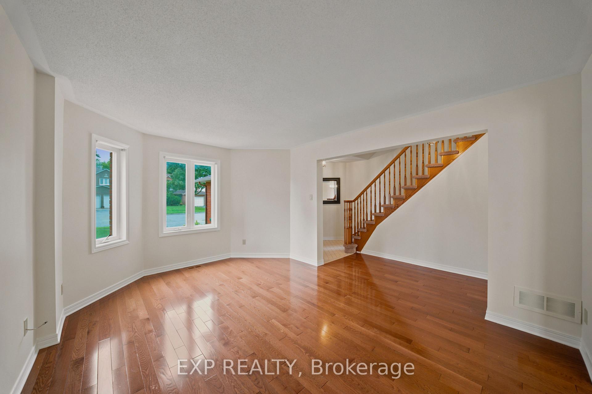 Photo 4 of 2165 Johnston Road, Ottawa, Hunt Club Park — HOMEH