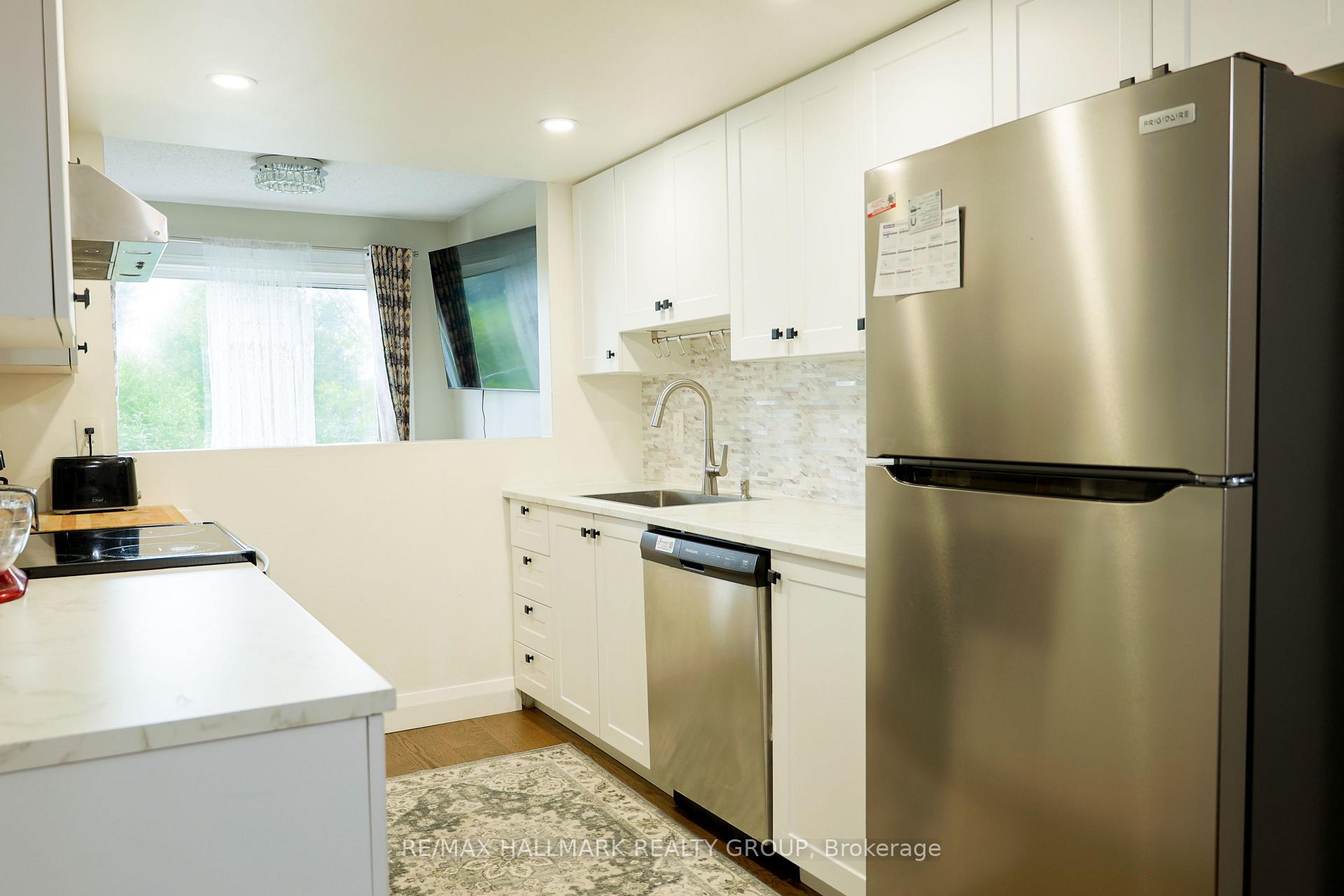 Photo 14 of 44 Winnegreen Court, Ottawa, Hunt Club Park — HOMEH