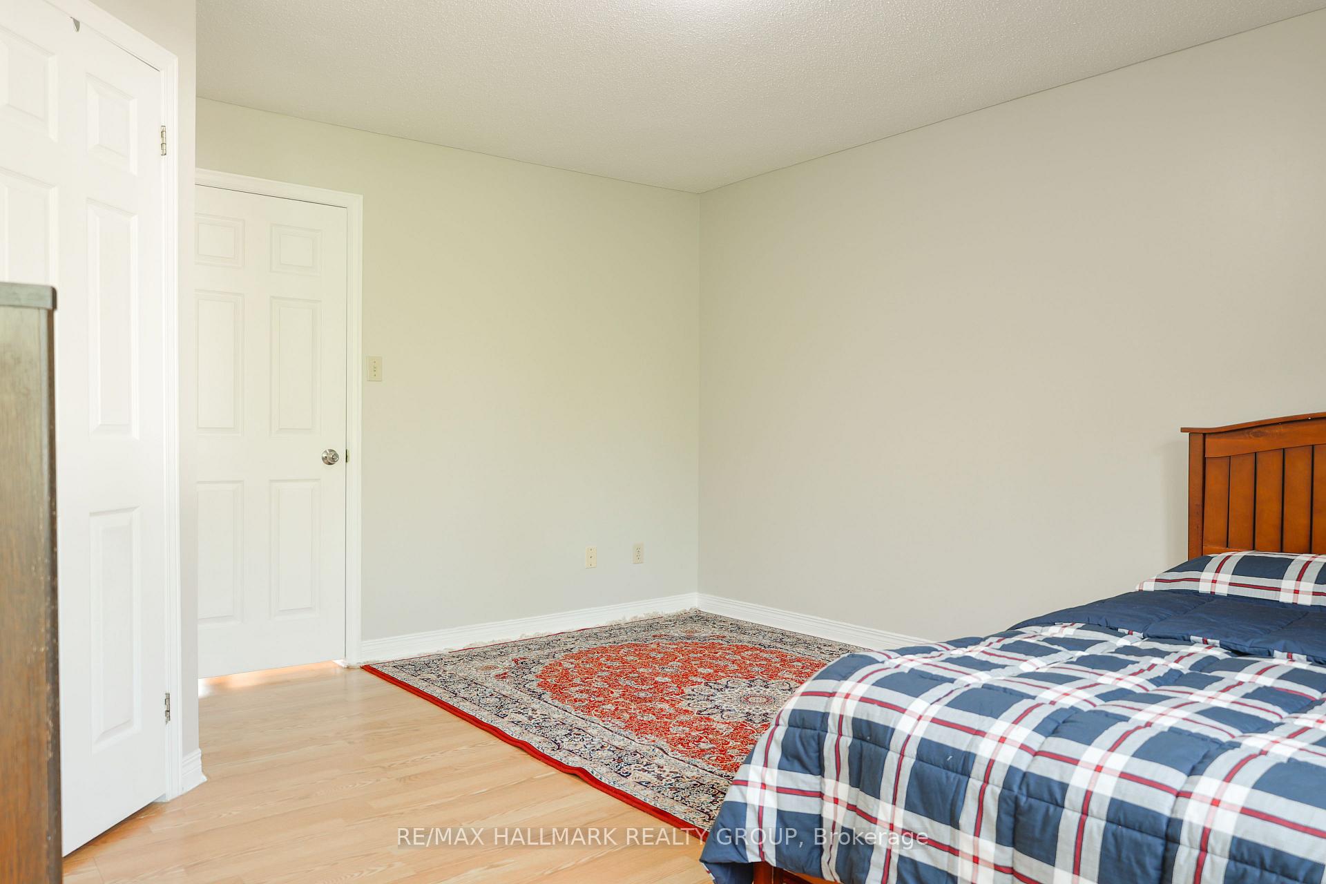 Photo 19 of 44 Winnegreen Court, Ottawa, Hunt Club Park — HOMEH